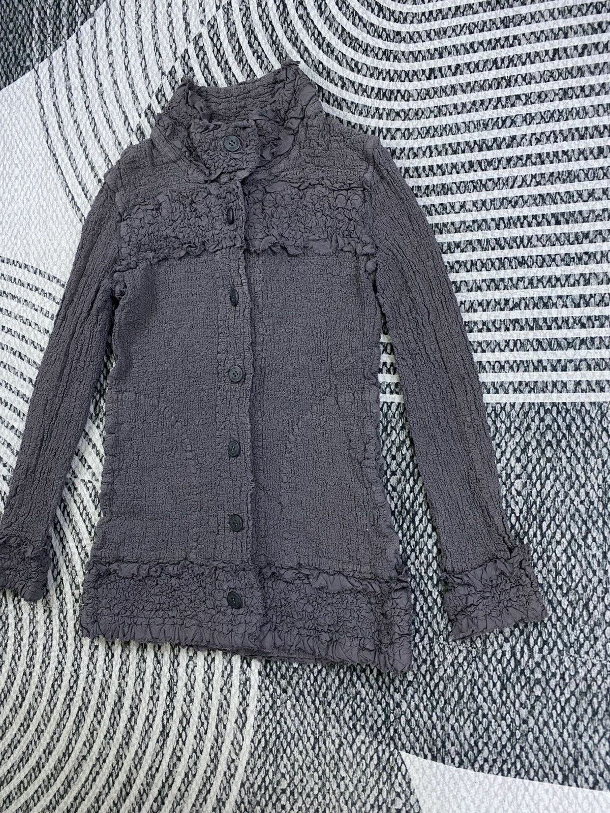 Issey Miyake Vintage Issey Miyake Cauliflower Pleats Button Jacket Size M / US 6-8 / IT 42-44 - 4 Thumbnail