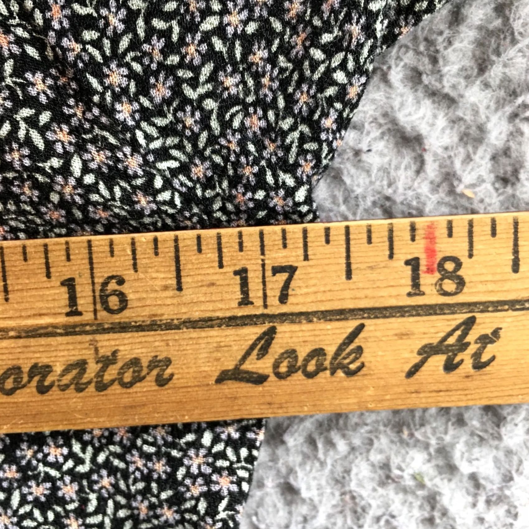 American Eagle Outfitters American Eagle Outfitters Top Womens L Black Floral Button Front Ruffle Hem Short Sleeve Size L / US 10 / IT 46 - 4 Thumbnail