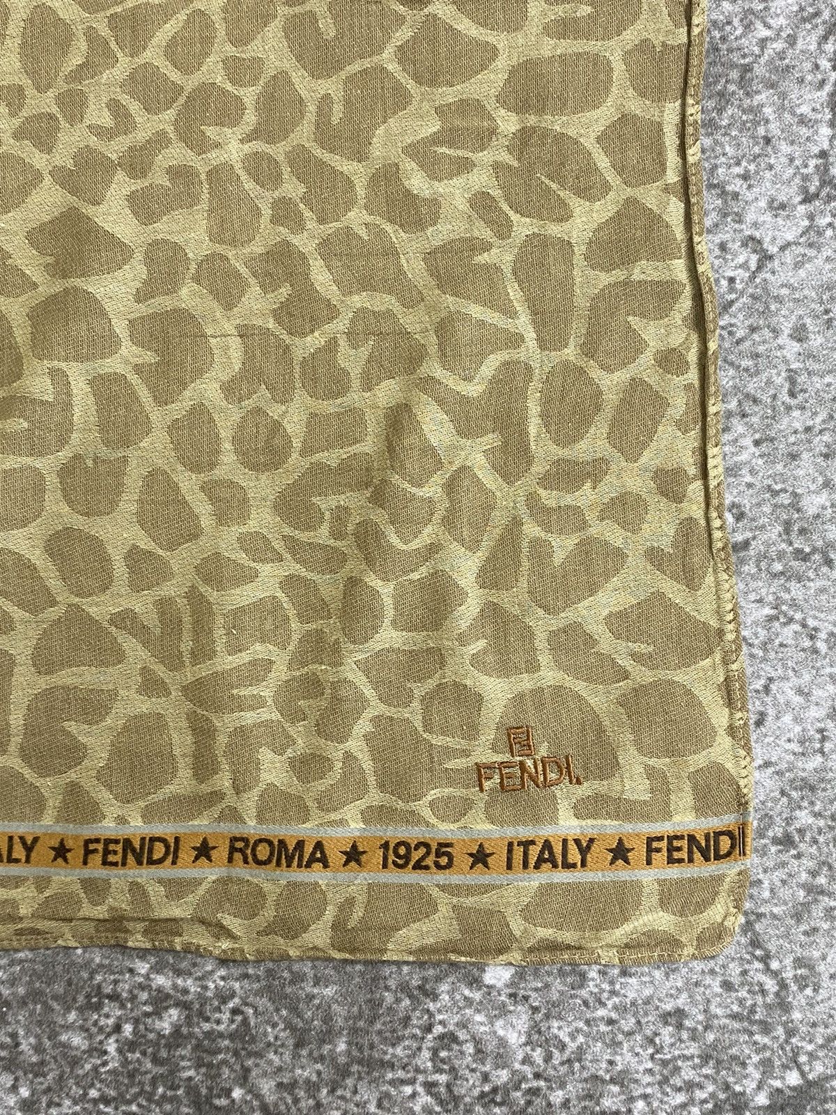 Fendi Fendi Handkerchief / Bandana / Neckerchief Size ONE SIZE - 6 Thumbnail