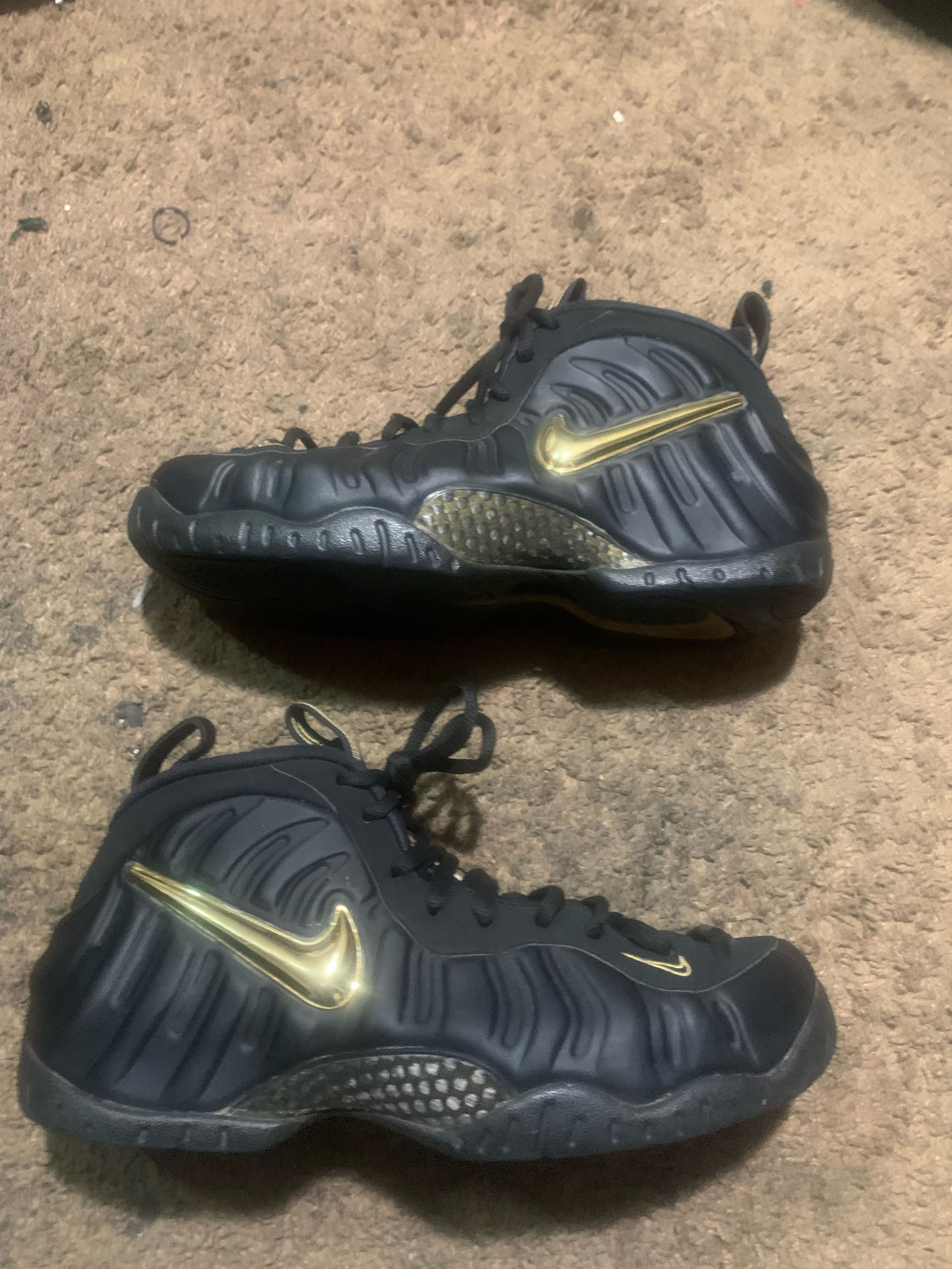 Nike Nike Air Foamposite Pro Black and Metallic gold Size US 10 / EU 43 - 1 Thumbnail