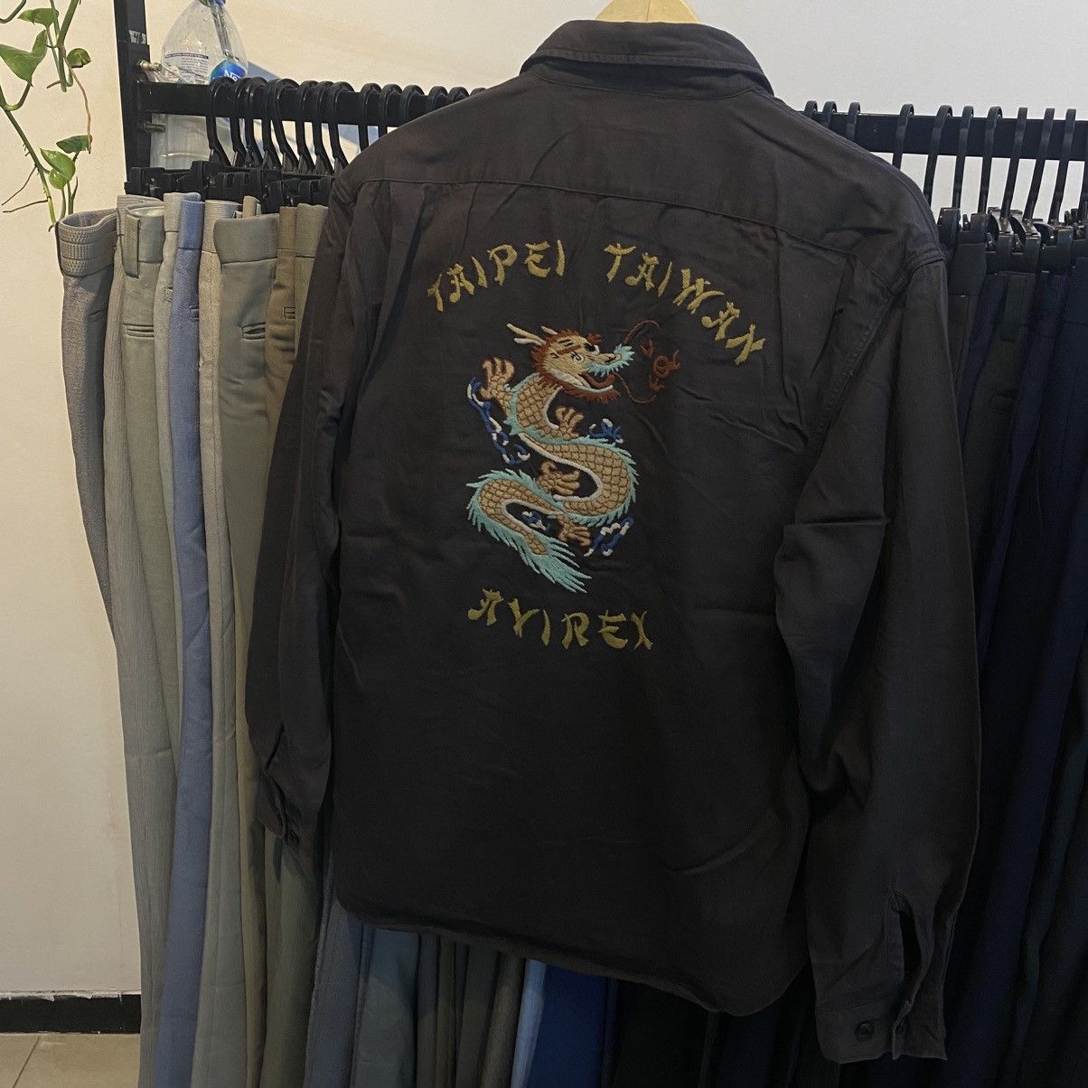 Avirex Avirex taipei taiwan dragon embroidery heavy shirt Size US L / EU 52-54 / 3 - 3 Thumbnail