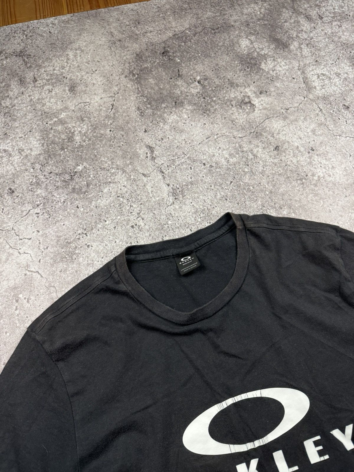 Oakley 🔥00’S VINTAGE OAKLEY FADED T-SHIRT BIG LOGO JAPANESSE Size US M / EU 48-50 / 2 - 5 Thumbnail