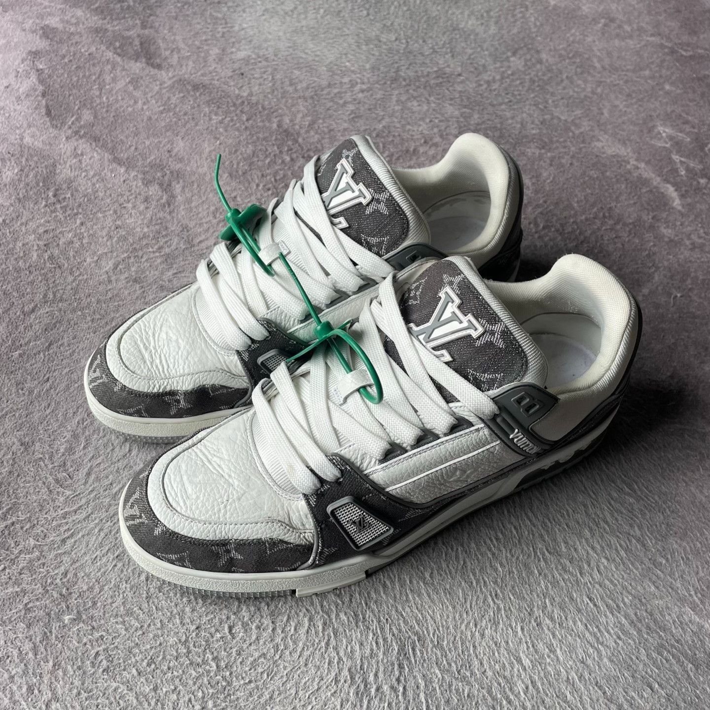 Louis Vuitton Louis Vuitton Training Denim White Lowtop Sneakers 43 Men Size US 10 / EU 43 - 1 Thumbnail