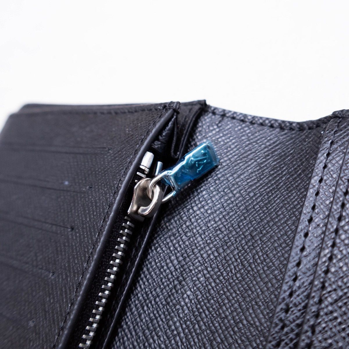 Louis Vuitton 675$MRP LOUIS VUITTON Brazza Damier Graphite Canvas Wallet Size ONE SIZE - 8 Thumbnail