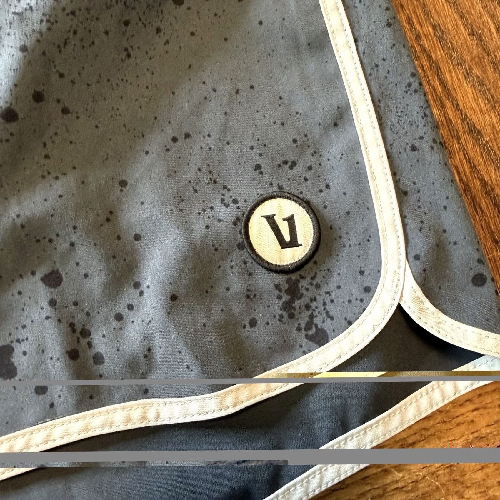 Vuori Vuori Cruise Shorts Mens 38 Black Spotted Swim Board Beach Shorts Drawstring Pockets Stretch MENS Size US 38 / EU 54 - 3 Thumbnail
