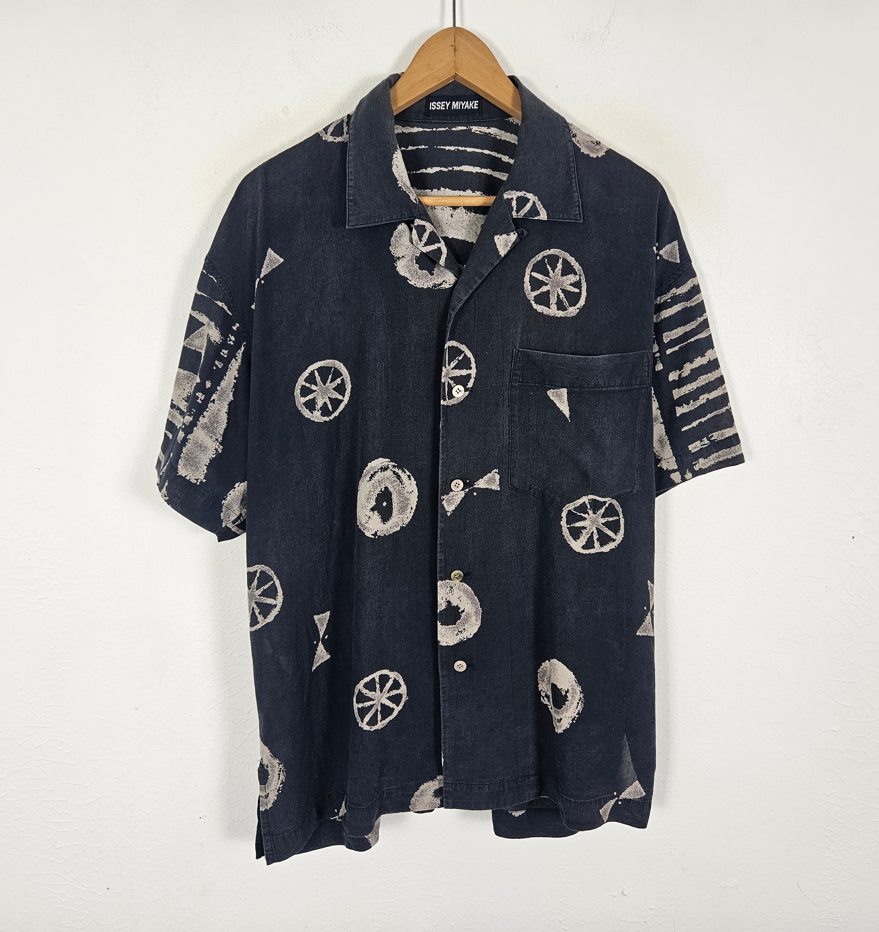 Issey Miyake Issey Miyake art motive button down rayon designer shirt Size US M / EU 48-50 / 2 - 3 Thumbnail