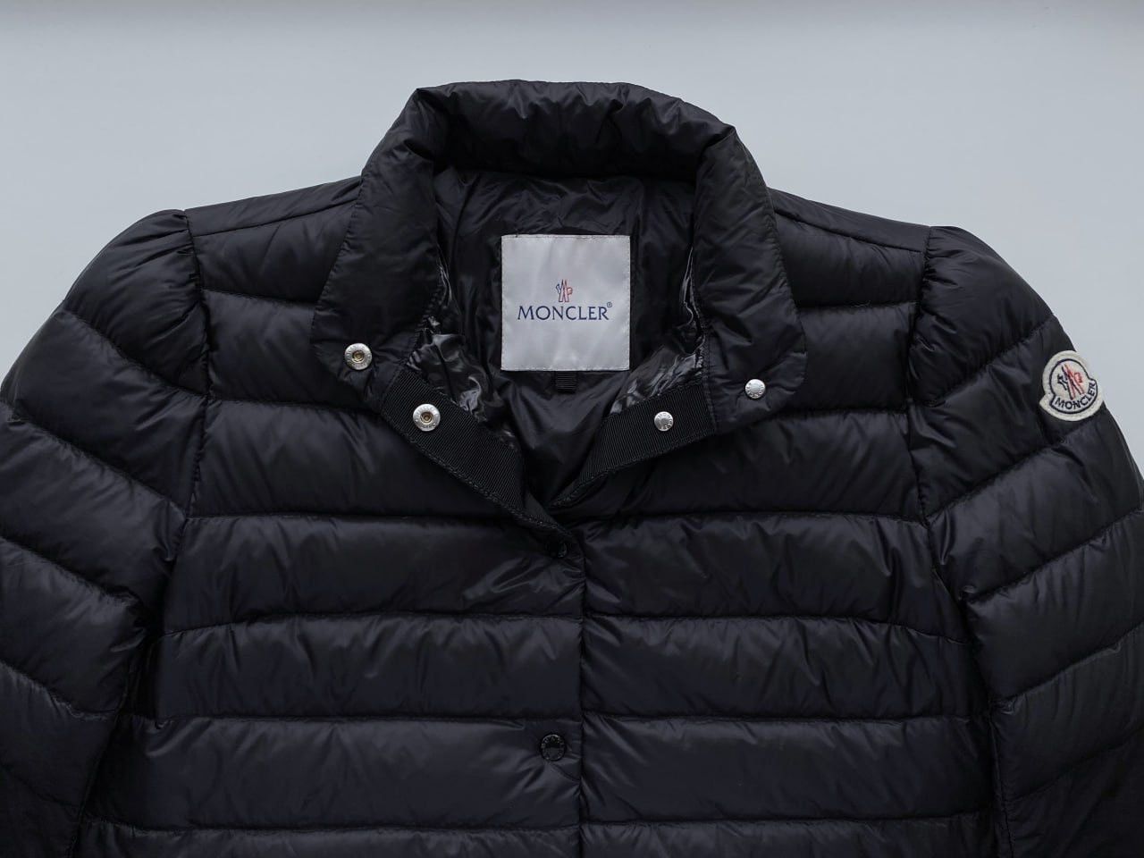 Moncler × Sacai Moncler x Sacai Saki Puffer Jacket Size S / US 4 / IT 40 - 3 Thumbnail