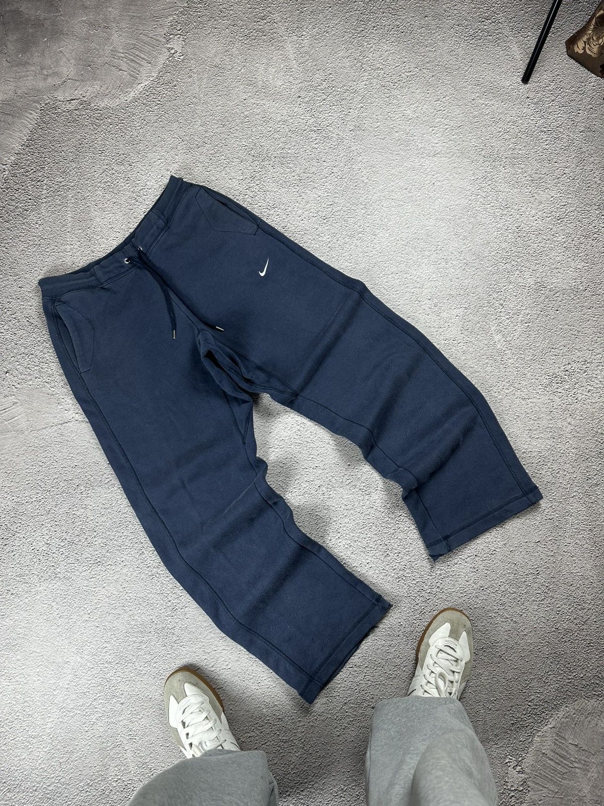 Nike Vintage Nike Wide Leg Fleece Baggy Sweatpants Navy Blue Size 30" / US 8 / IT 44 - 2 Thumbnail