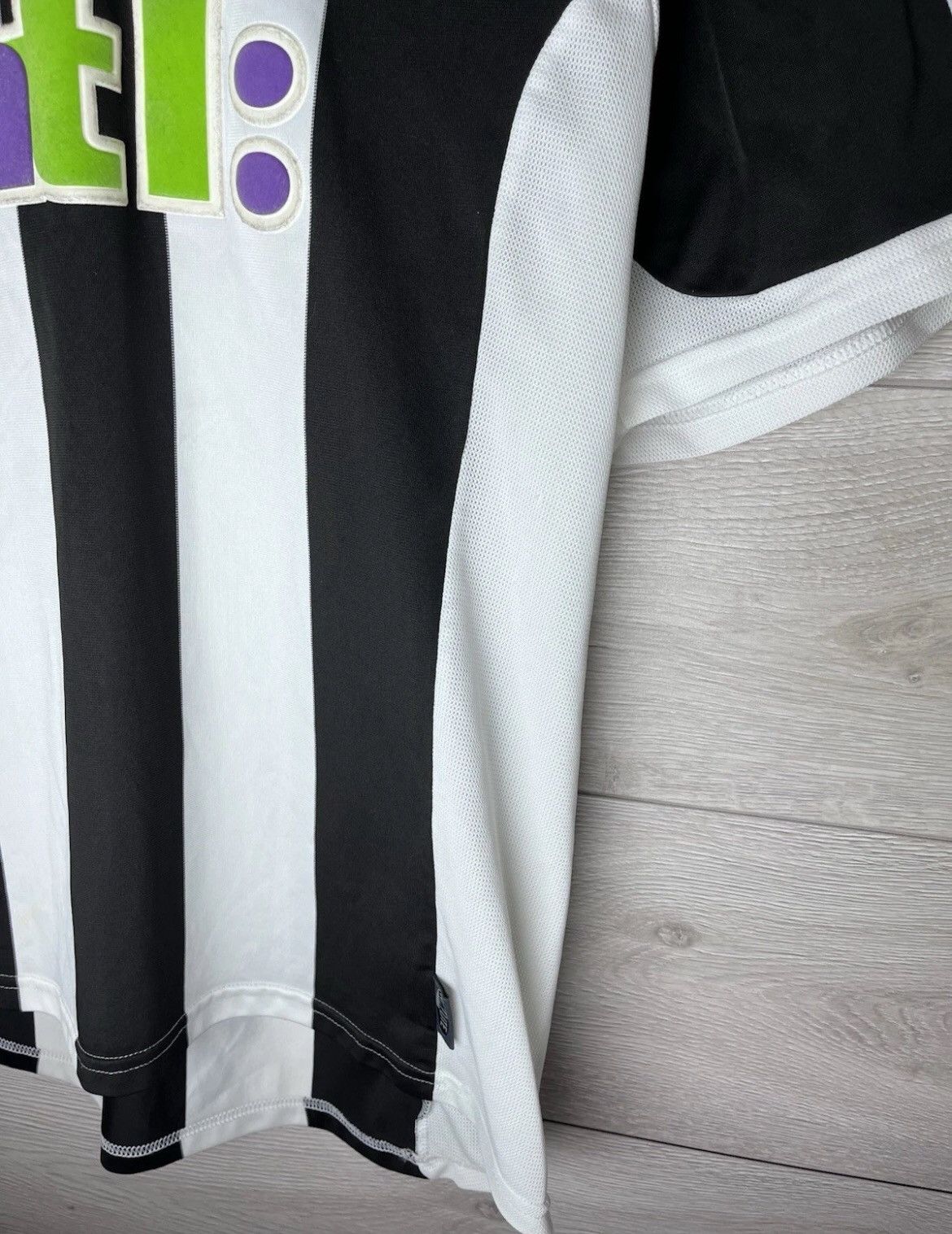 Vintage VINTAGE SOCCER JERSEYS ADIDAS NEWCASTLE UNITED SIZE L Size US L / EU 52-54 / 3 - 4 Thumbnail