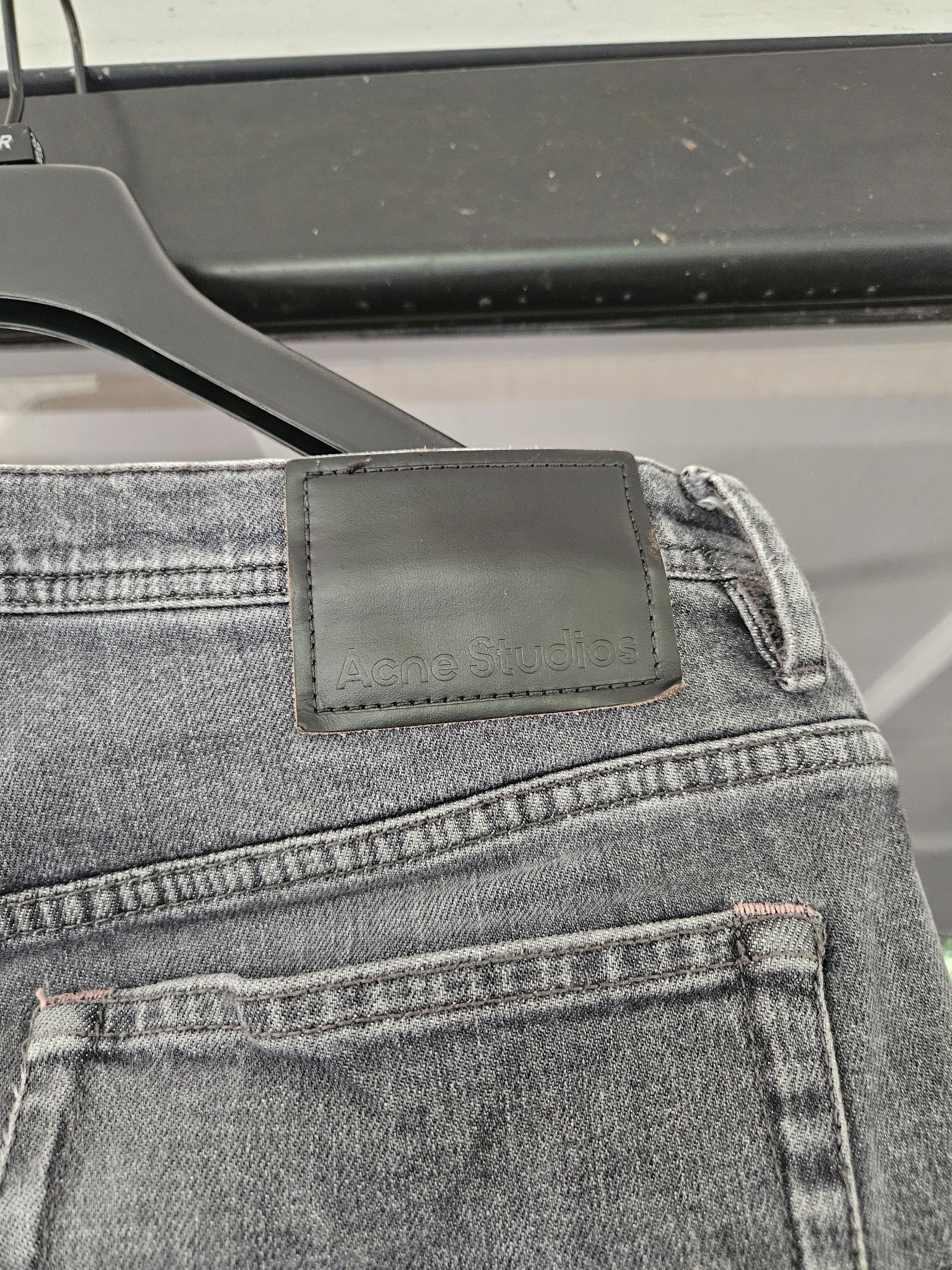 Acne Studios River Ash Black Leather Back Patch Gray Soft Denim Jeans Size US 31 - 4 Thumbnail