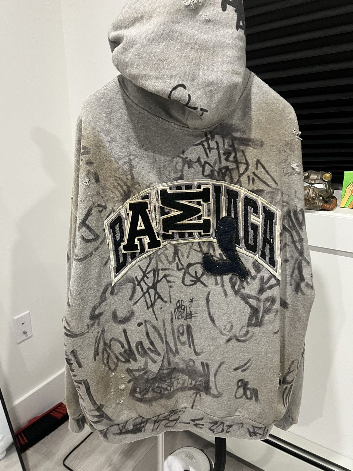 Balenciaga Balenciaga Skater Hoodie Size US L / EU 52-54 / 3 - 4 Thumbnail