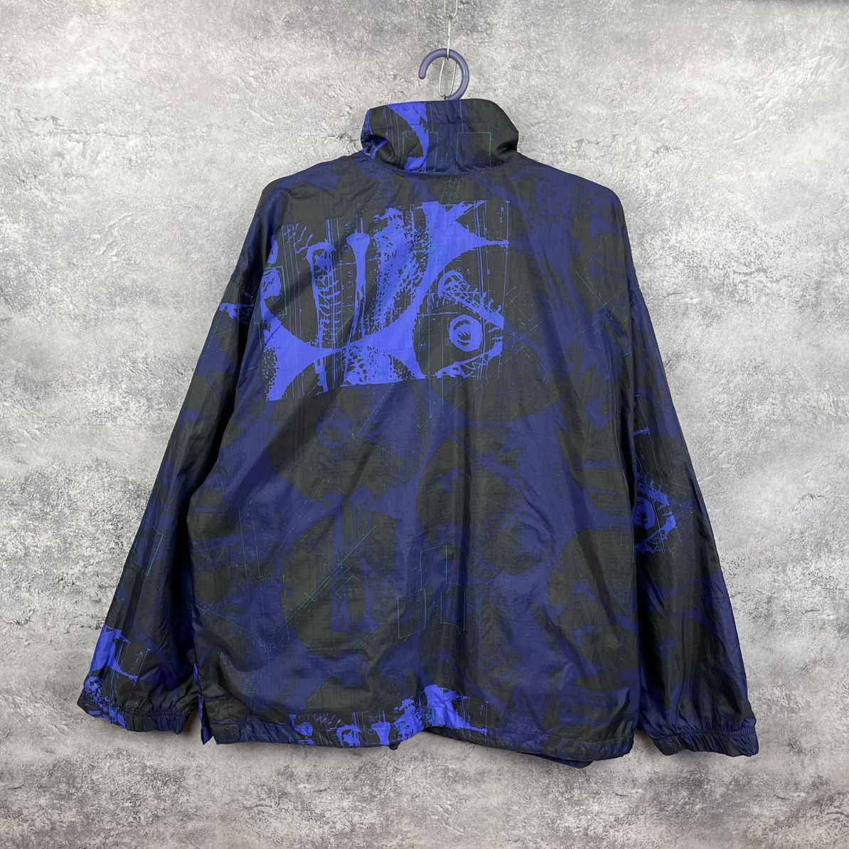 Nike Vintage Nike 90s Rare Track Jacket Big Sleeve Graphic Print Size US XL / EU 56 / 4 - 13 Thumbnail