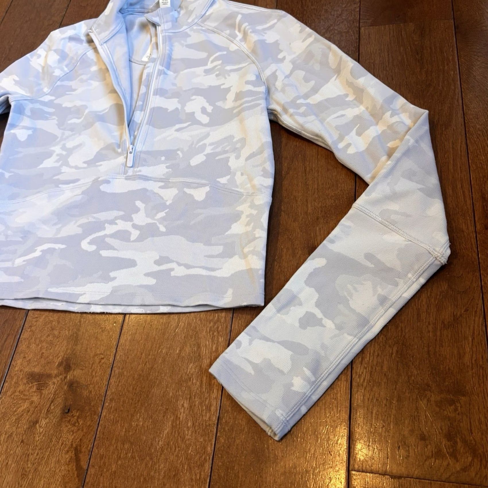 Lululemon Womens Lululemon Pace Pursuit 1/2 Zip Pullover Gray White Camo sz 2 Size XS / US 0-2 / IT 36-38 - 2 Thumbnail