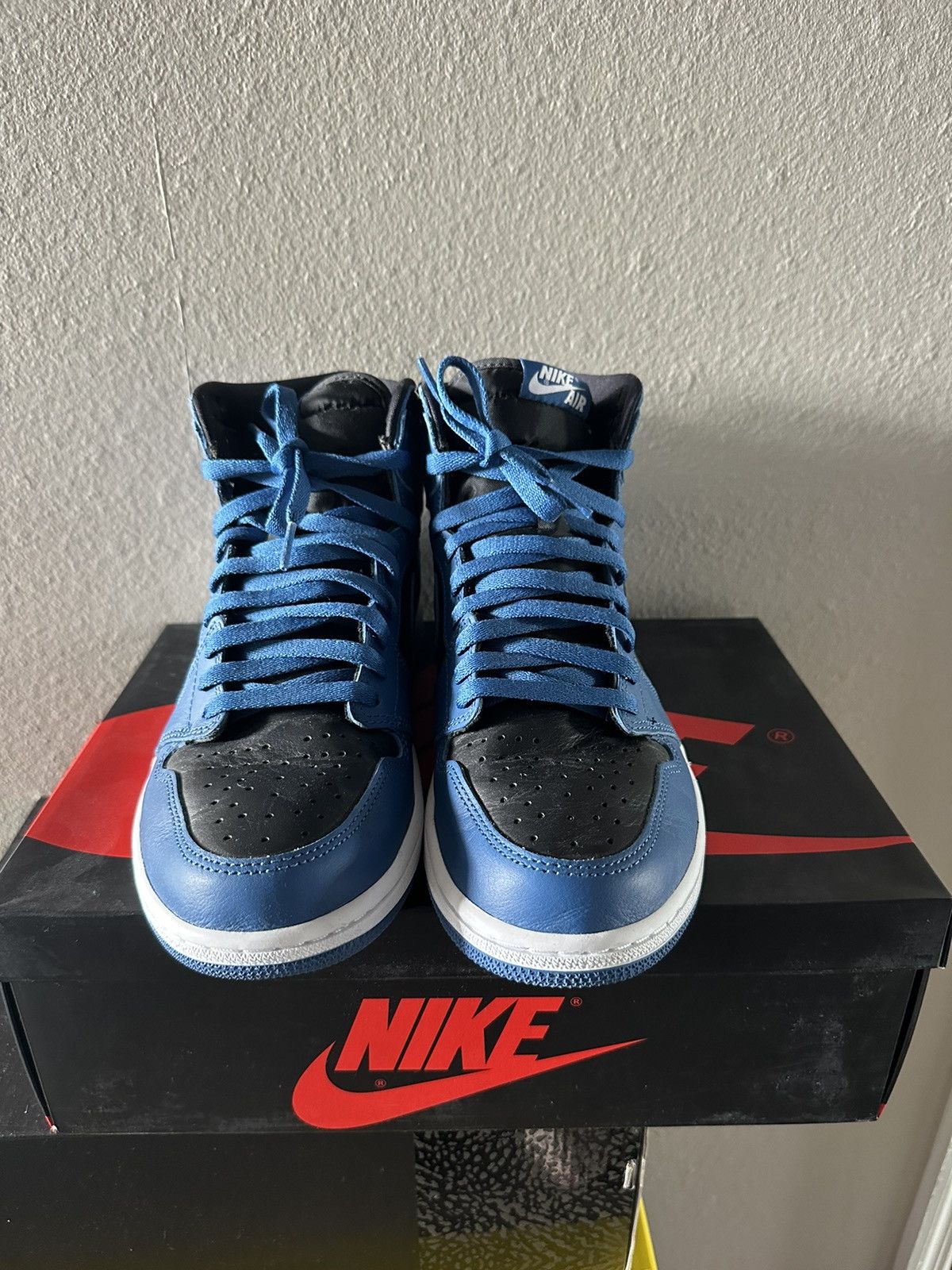Jordan Brand Jordan 1 Retro High OG Dark Marina Blue Size US 10 / EU 43 - 2 Thumbnail