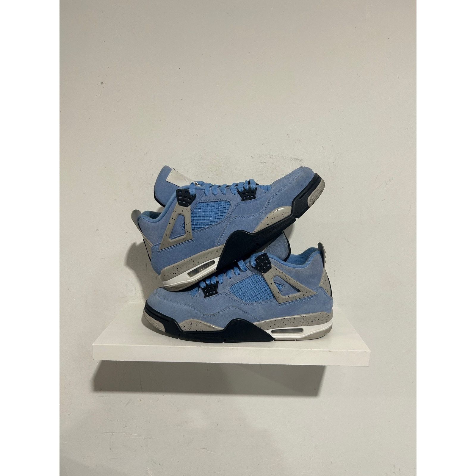 Nike NIKE JORDAN 4 UNIVERSITY BLUE SIZE 10.5 PREOWNED Size US 10.5 / EU 43-44 - 1 Thumbnail