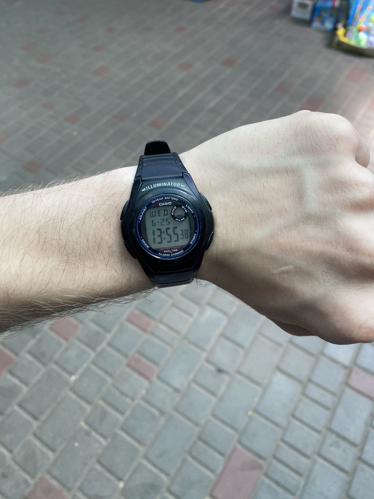 Casio Sport Watch Casio F-200 with Light, Excellent Condition Size ONE SIZE - 1 Thumbnail