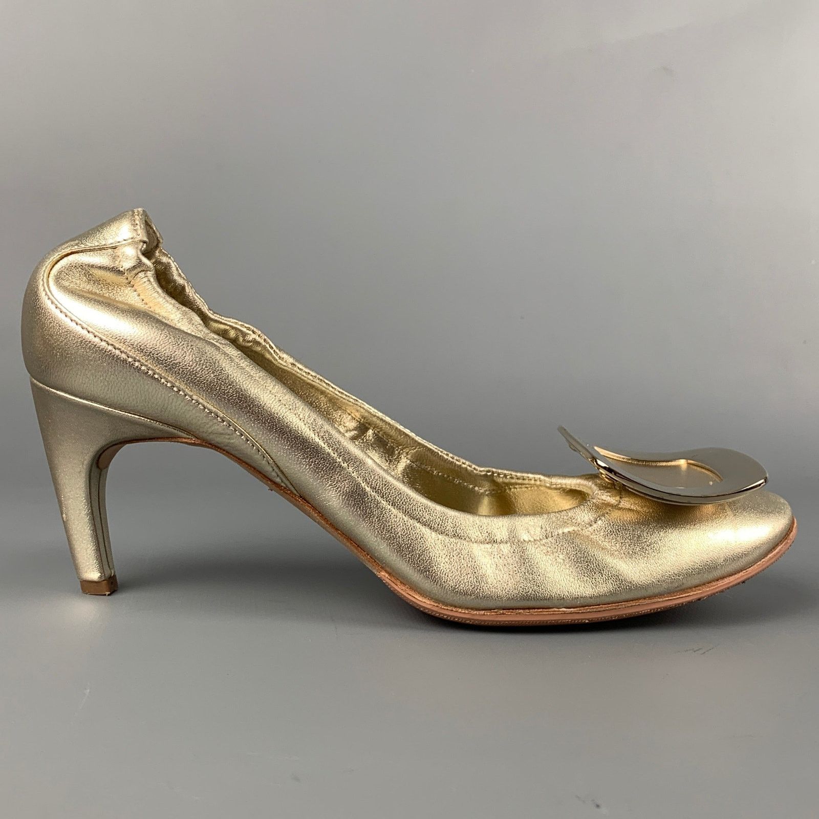 Roger Vivier ROGER VIVIER Size 6 Gold Leather Pumps Size US 6 / IT 36 - 1 Thumbnail