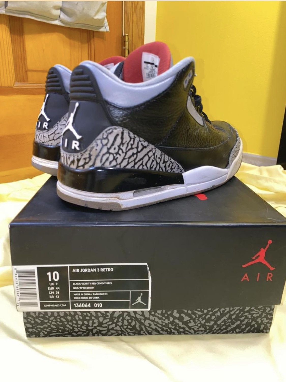 Jordan Brand Air Jordan Black Cement 3’s Size US 10 / EU 43 - 3 Thumbnail