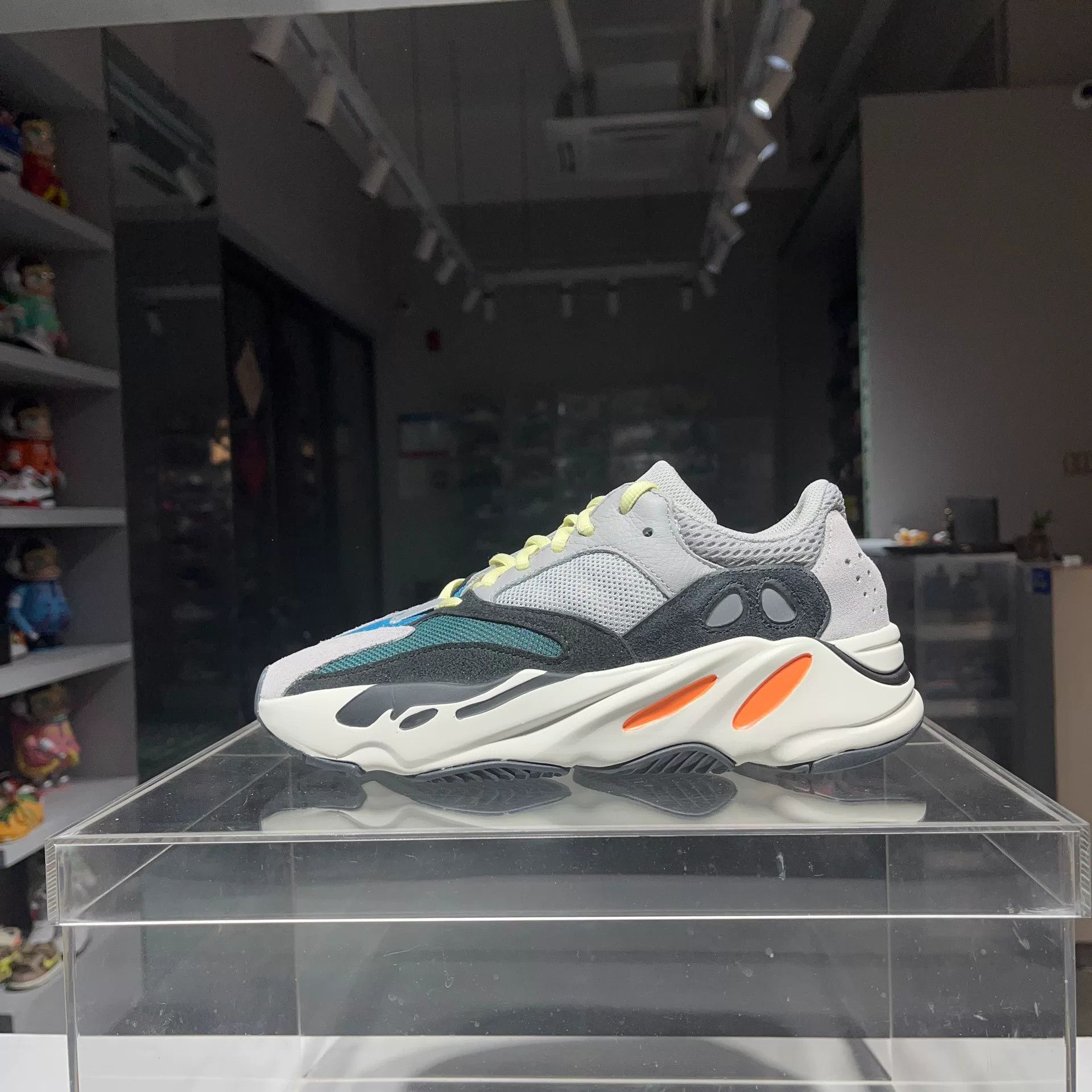 Adidas Adidas YEEZY Lowtop Sneakers 7.5 Men Size US 7.5 / EU 40-41 - 1 Thumbnail