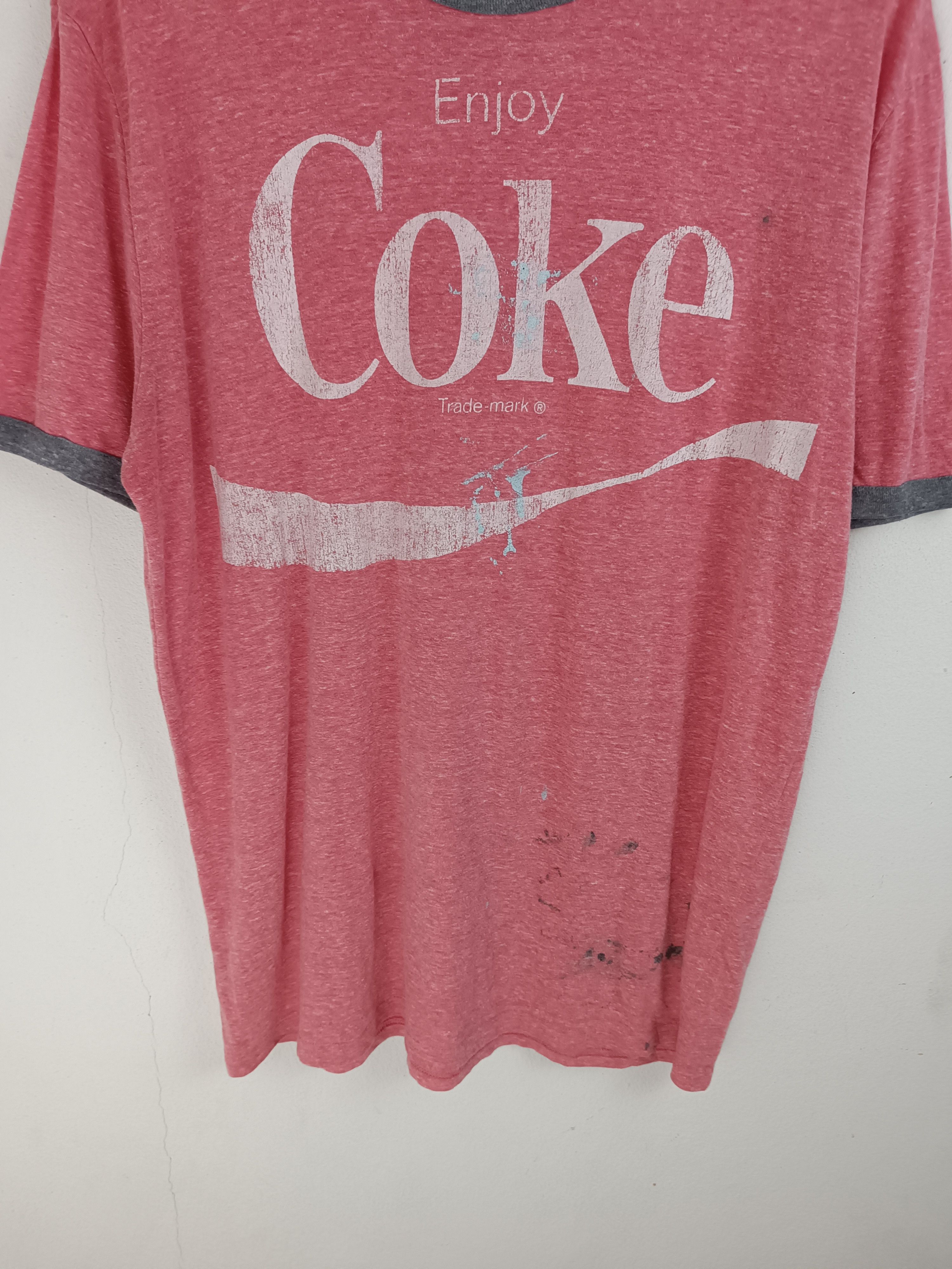 Coca Cola THRASHED FADED VINTAGE COCA COLA DISTRESSED PAINT STAINS TEE Size US XL / EU 56 / 4 - 6 Thumbnail