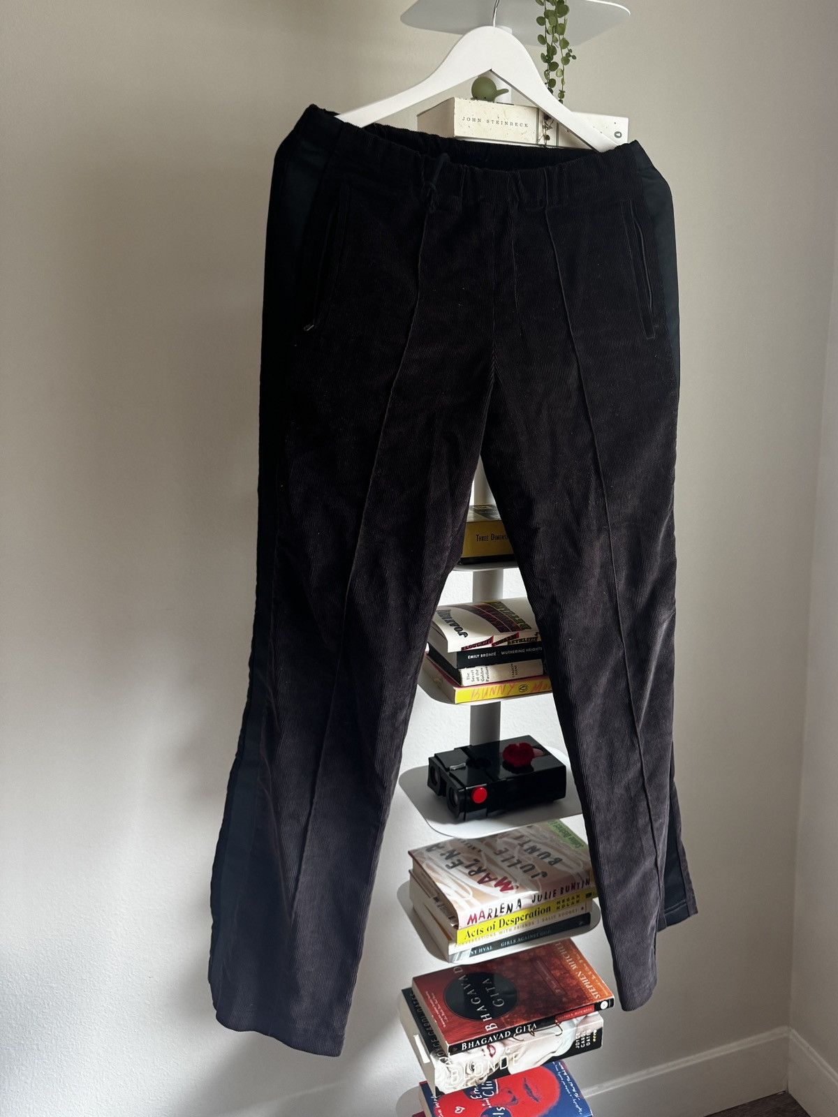 Maison Margiela Maison Margiela Brown Corduroy Pants Size US 30 / EU 46 - 1 Thumbnail