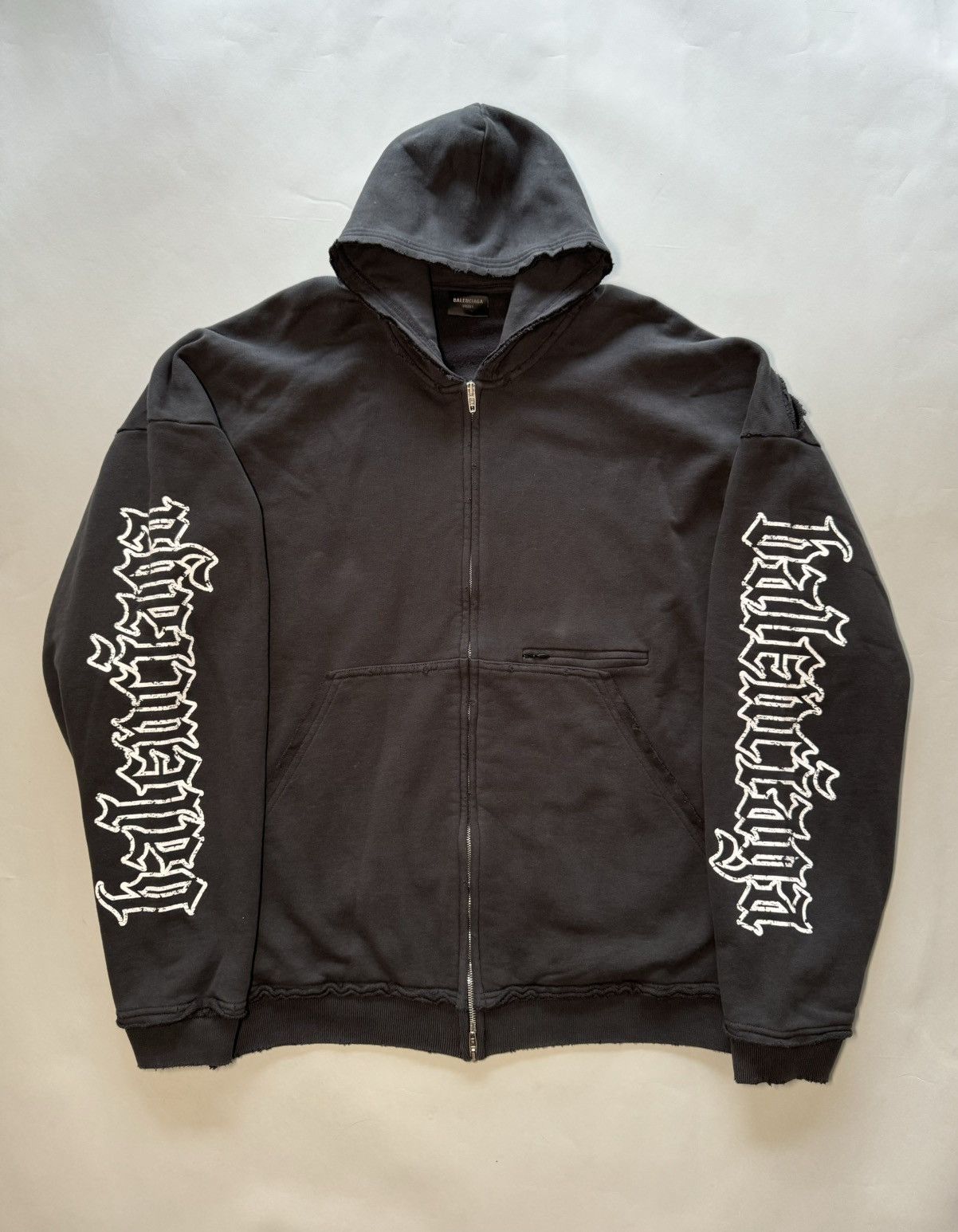 Balenciaga Balenciaga Blackletter Script Pulled Zip-Up Hoodie Large Size US XS / EU 42 / 0 - 4 Thumbnail