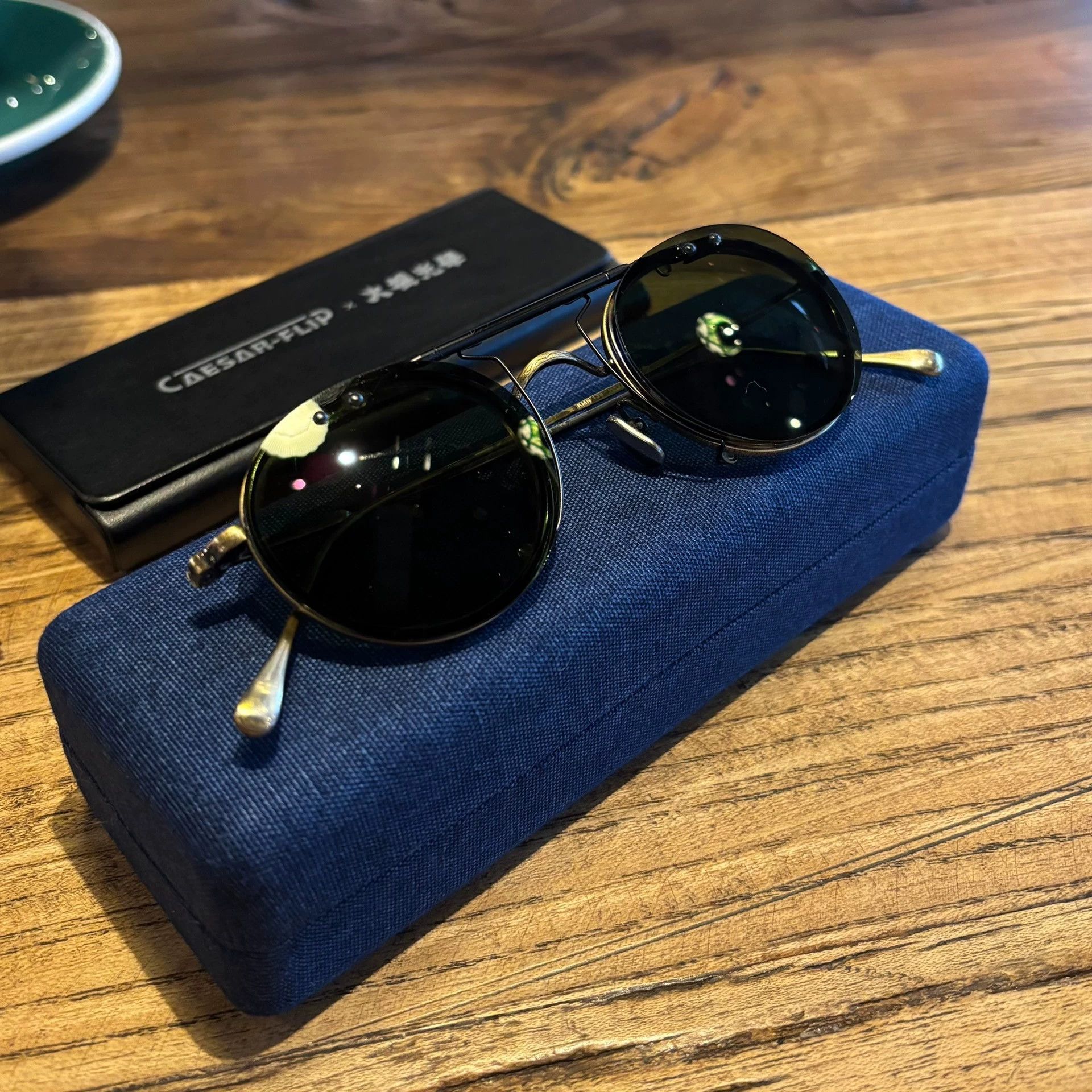 Other WanNianGui KMN-139 Retro Tortoise CaesarFlip Clip-On Size ONE SIZE - 7 Thumbnail
