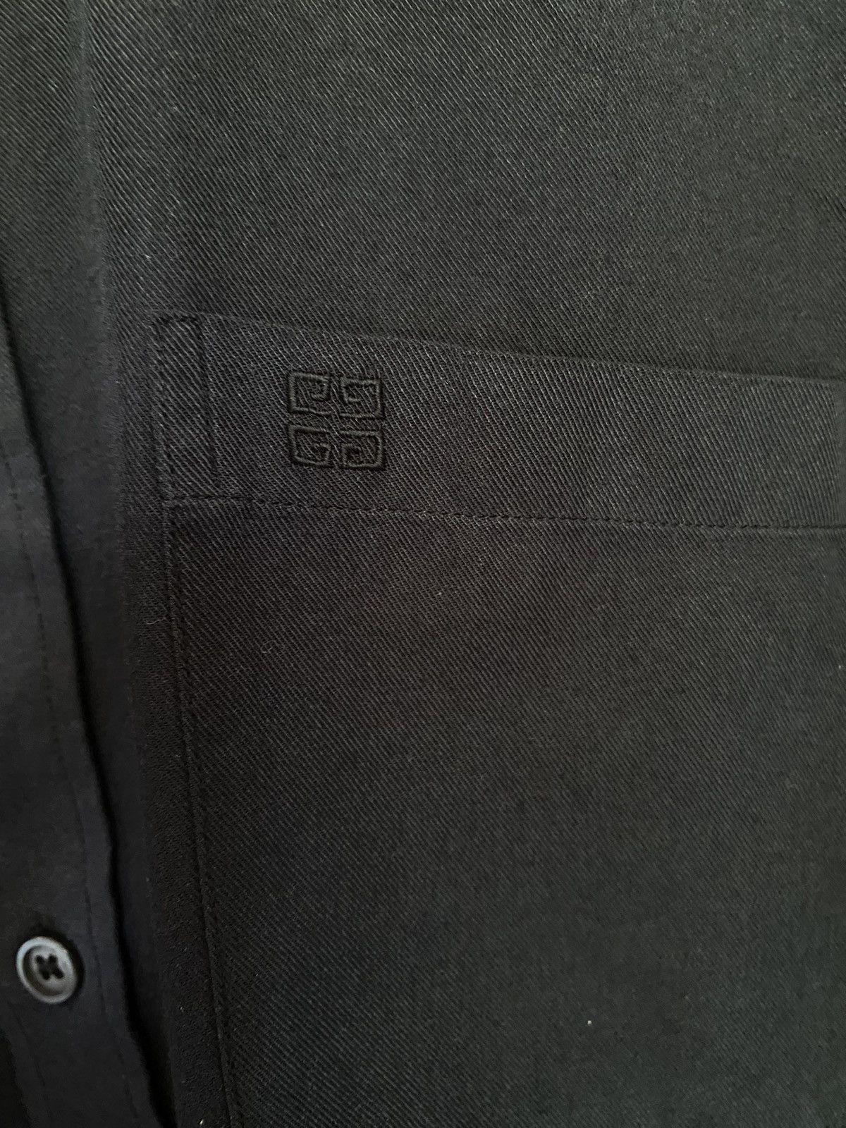 Givenchy Givenchy black shirt Size US M / EU 48-50 / 2 - 12 Thumbnail