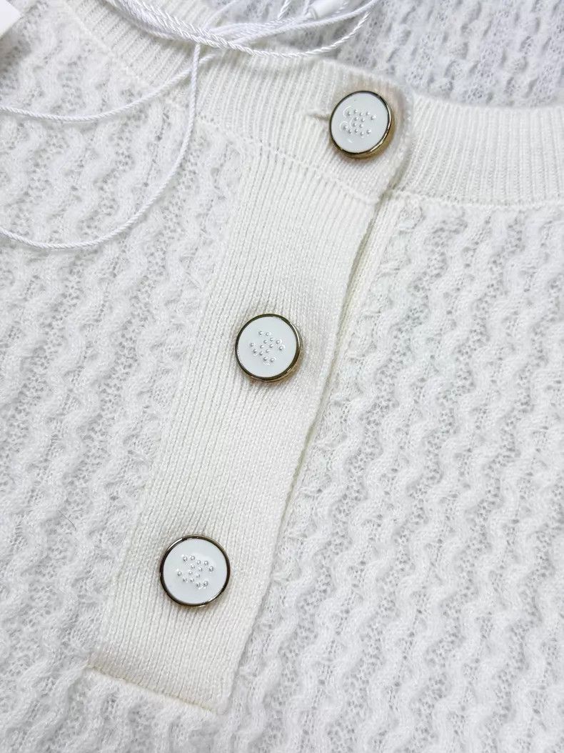 Chanel Chanel Cashmere knitted vest Size M / US 6-8 / IT 42-44 - 4 Thumbnail