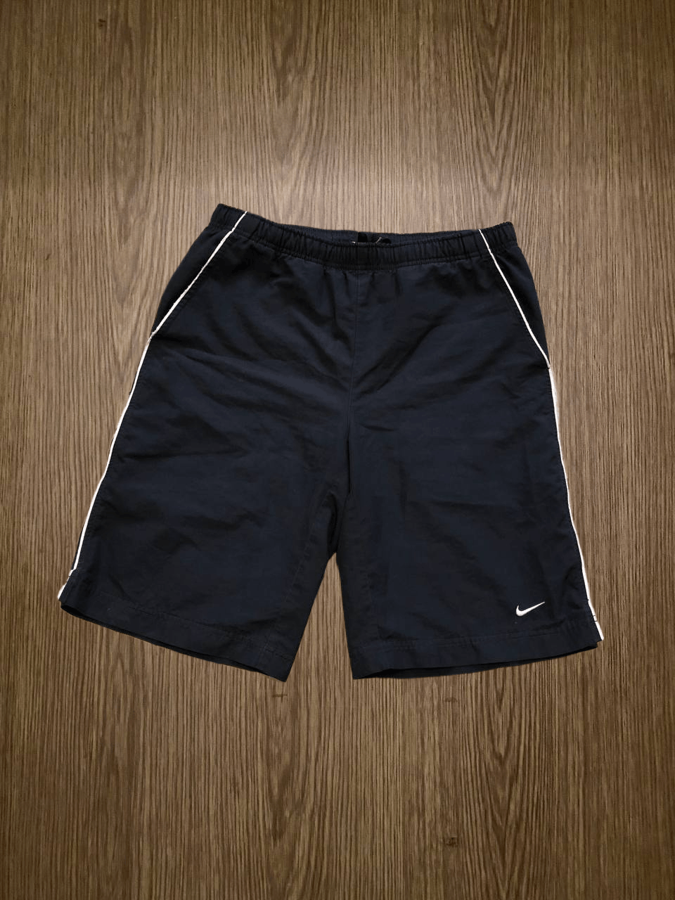Nike Vintage Nike shorts streetwear swoosh casual y2k size Size US 30 / EU 46 - 1 Thumbnail