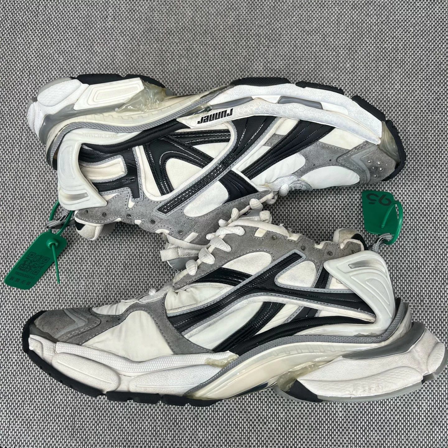 Balenciaga Balenciaga Runner Gray Black Size 43 Size US 10 / EU 43 - 3 Thumbnail