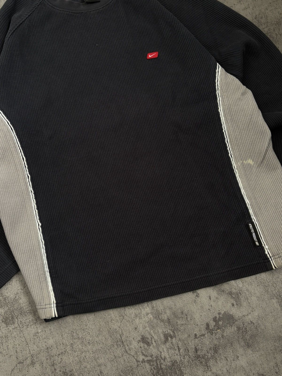 Nike Vintage Nike y2k sweatshirt embroidery swoosh Size US L / EU 52-54 / 3 - 4 Thumbnail