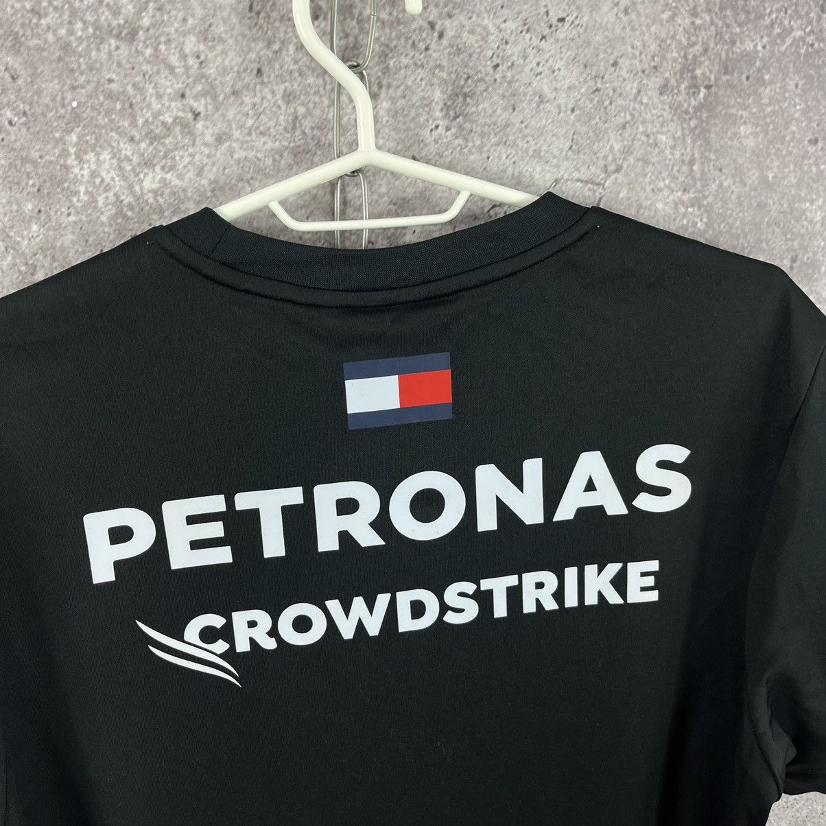 Mercedes-Benz AMG Mercedes Petronas Formula One Team T-Shirt Jersey Size S Size US S / EU 44-46 / 1 - 7 Thumbnail