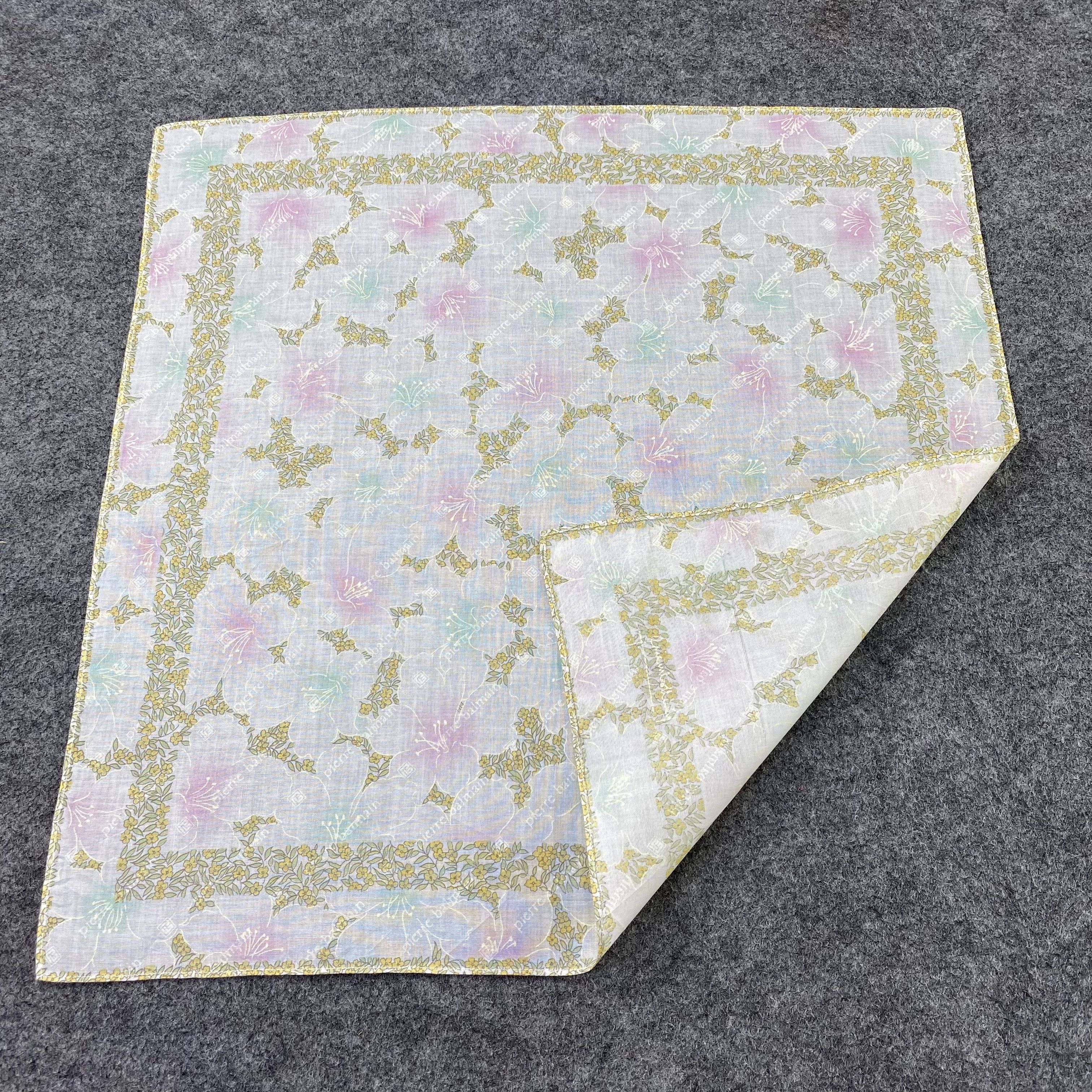 Pierre Balmain Pierre Balmain Handkerchief / Bandana / Neckerchief-B1375 Size ONE SIZE - 5 Thumbnail