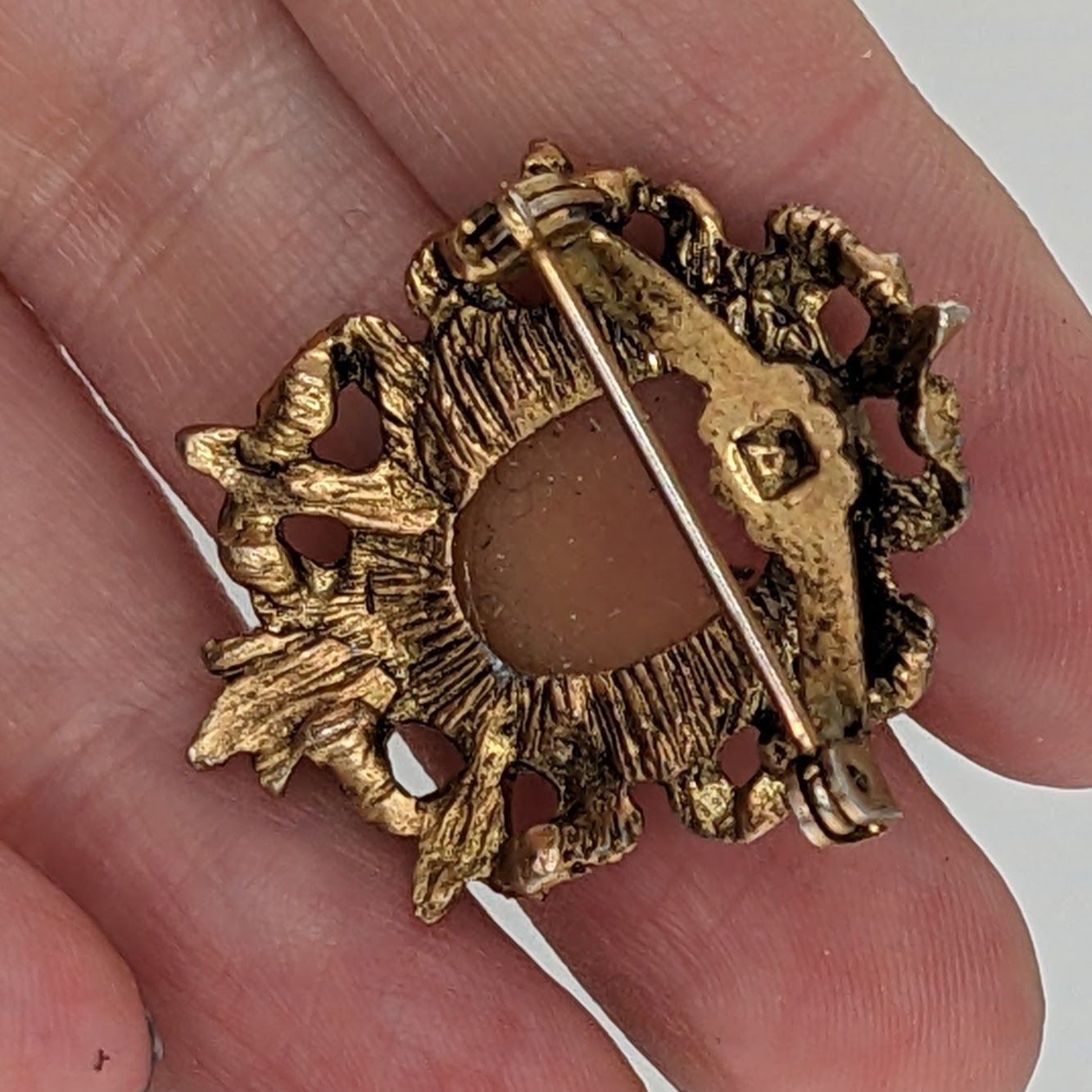 Other Vintage Floral Cameo Brooch Pendant 1 1/2 Inch Oval Frame Size ONE SIZE - 4 Thumbnail