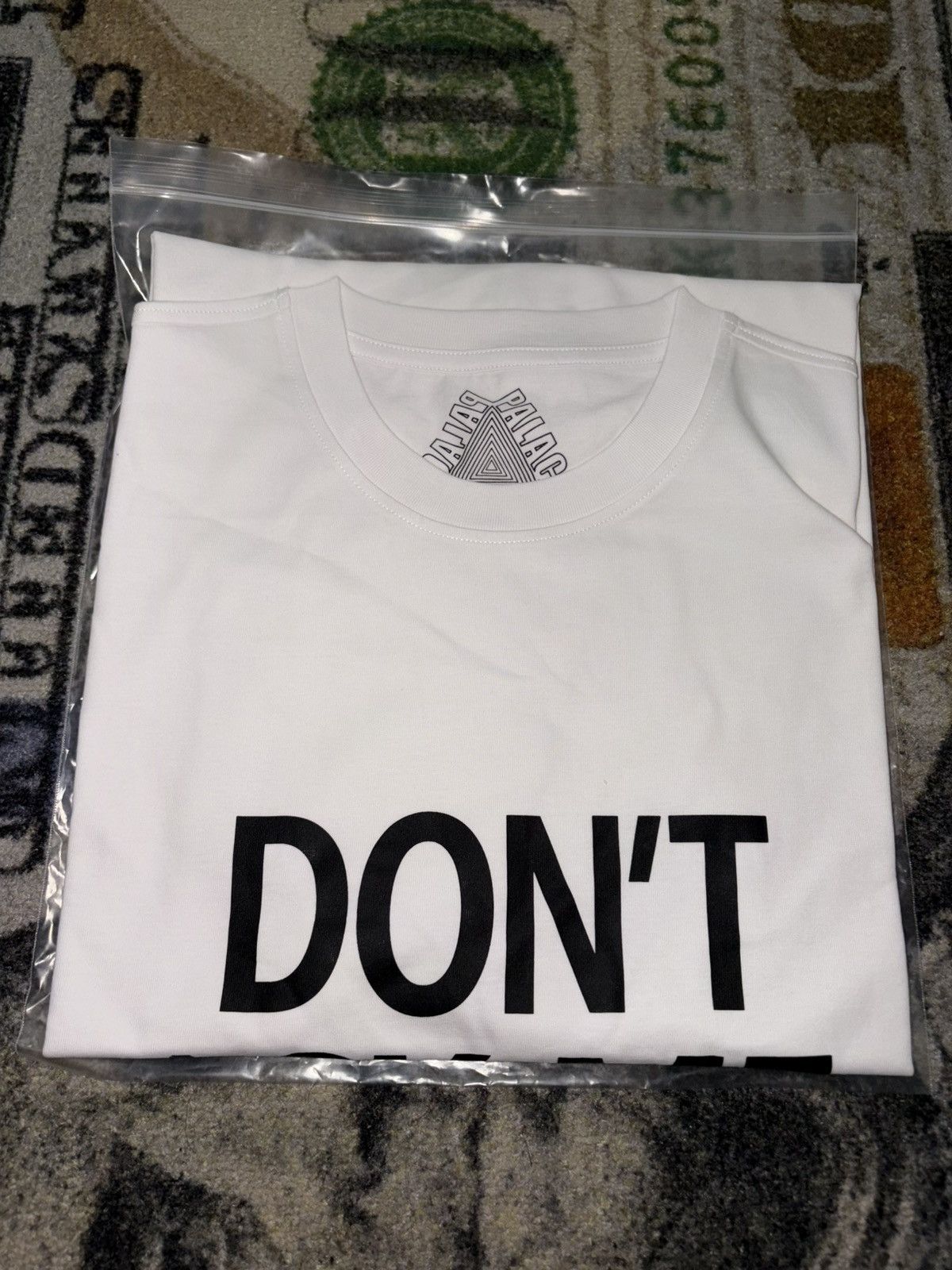 Palace Palace Don’t Ask T-Shirt White Size US XXL / EU 58 / 5 - 2 Thumbnail