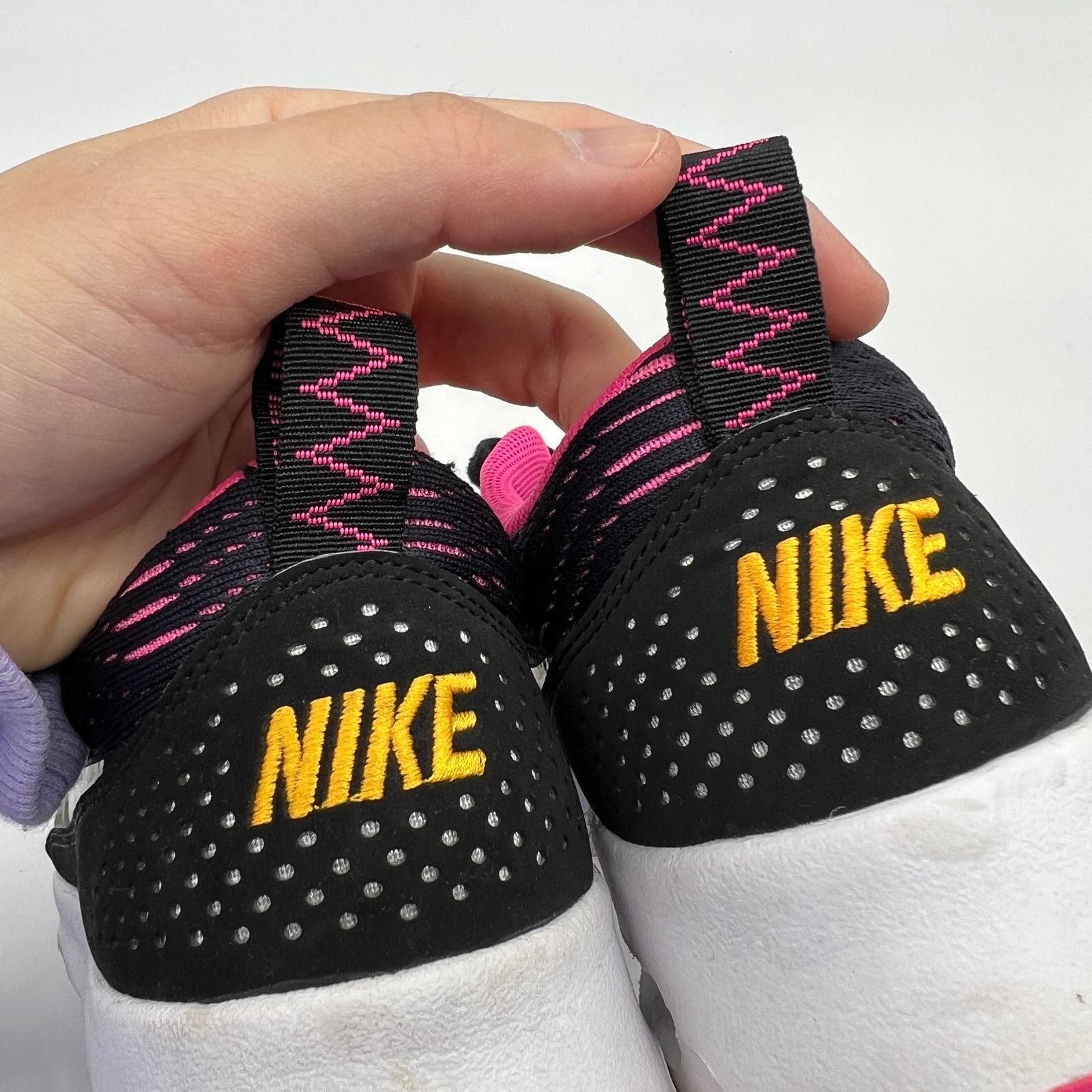 Nike Nike Women's Athletic Shoes Size 6 US Black Pink Size US 6 / IT 36 - 5 Thumbnail