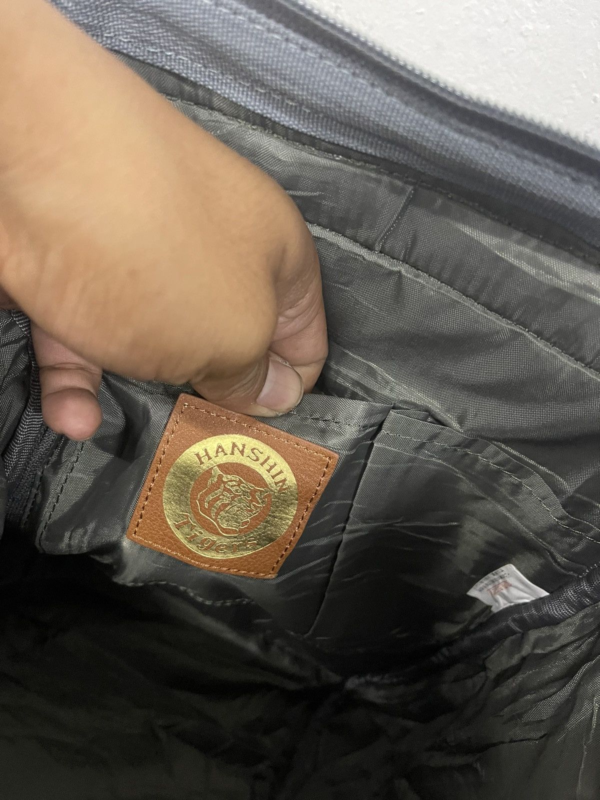 Japanese Brand Anello Polar Bear Benjamin X Hanshin Tiger sherpa bagpack Size ONE SIZE - 12 Thumbnail