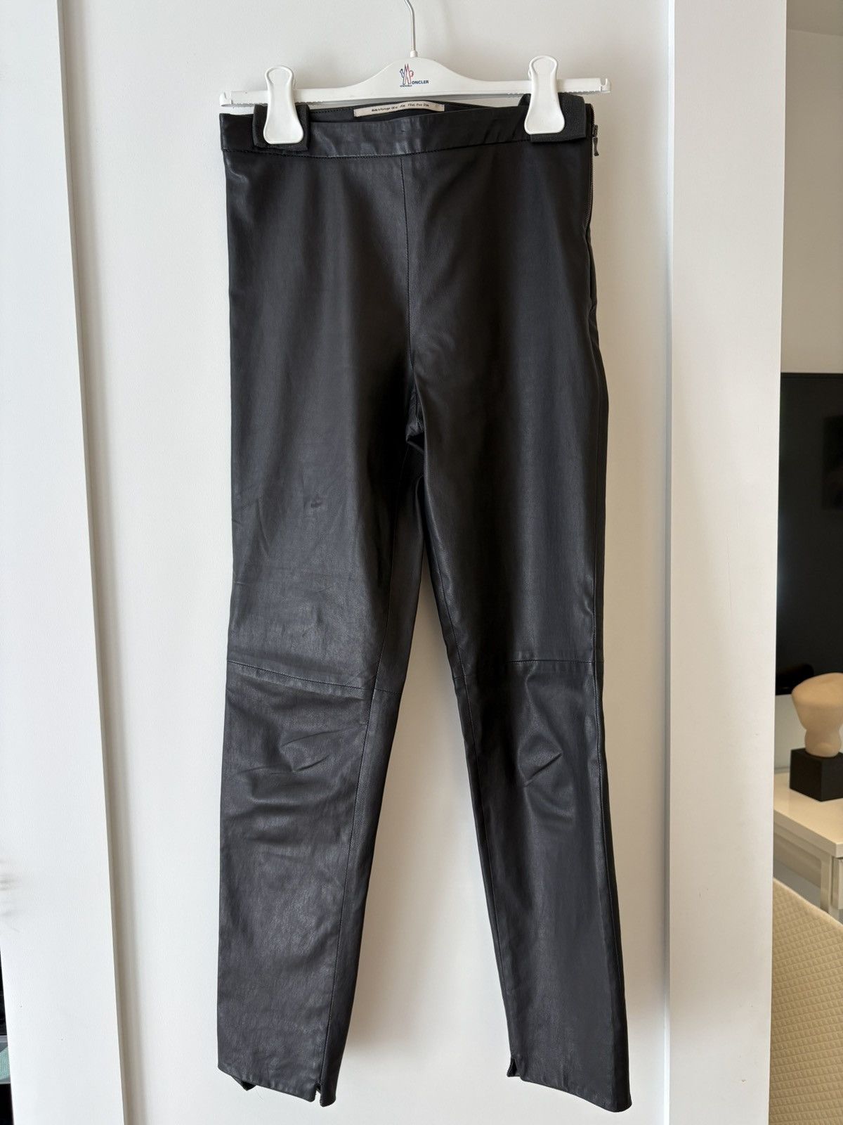 Roland Mouret Roland Mouret Leather Pants Size 30" / US 8 / IT 44 - 1 Thumbnail