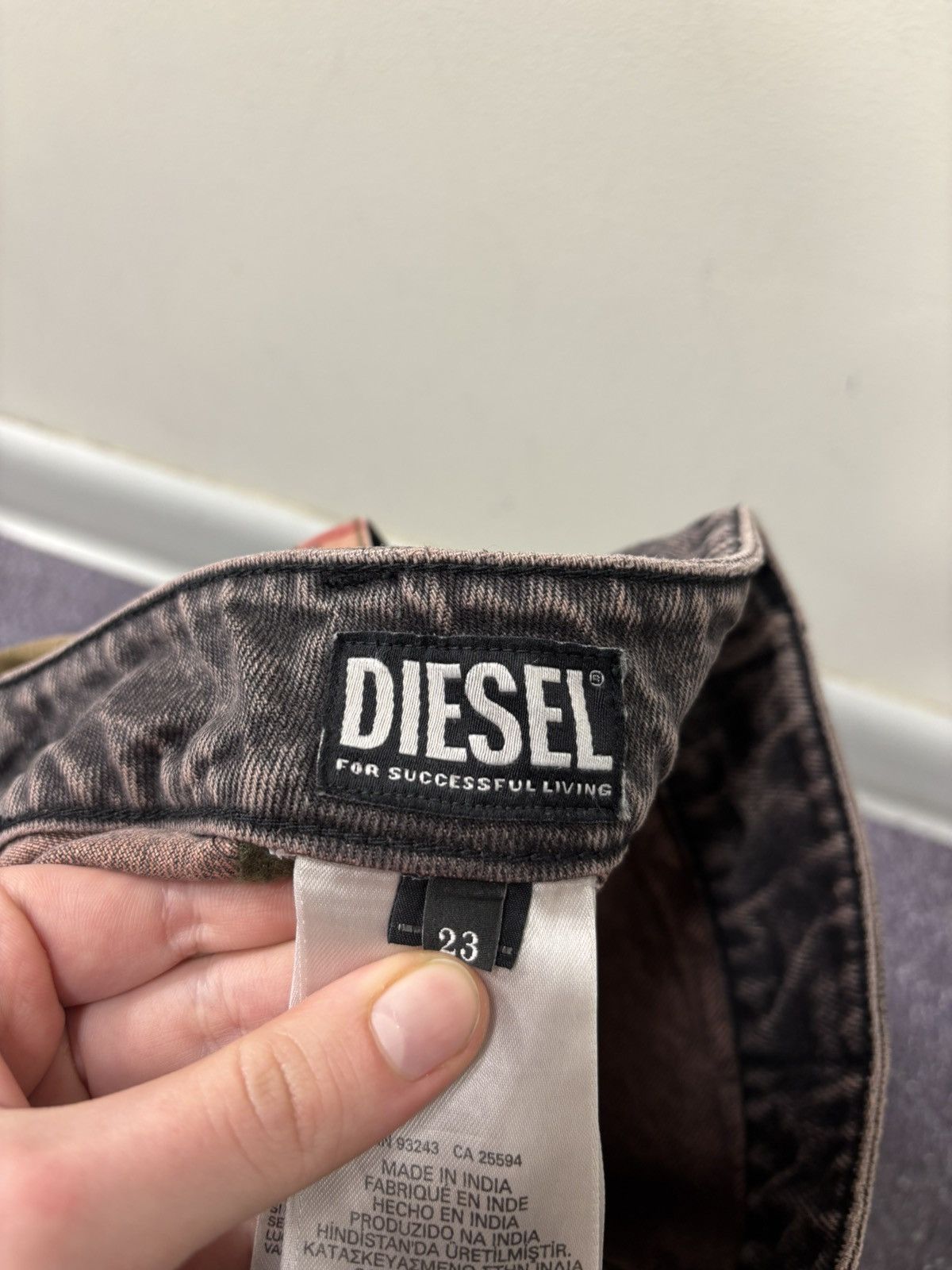 Diesel Diesel P-Giu NWT Women’s Field Camo Double Waist Cargo Pants Size 23" - 15 Thumbnail