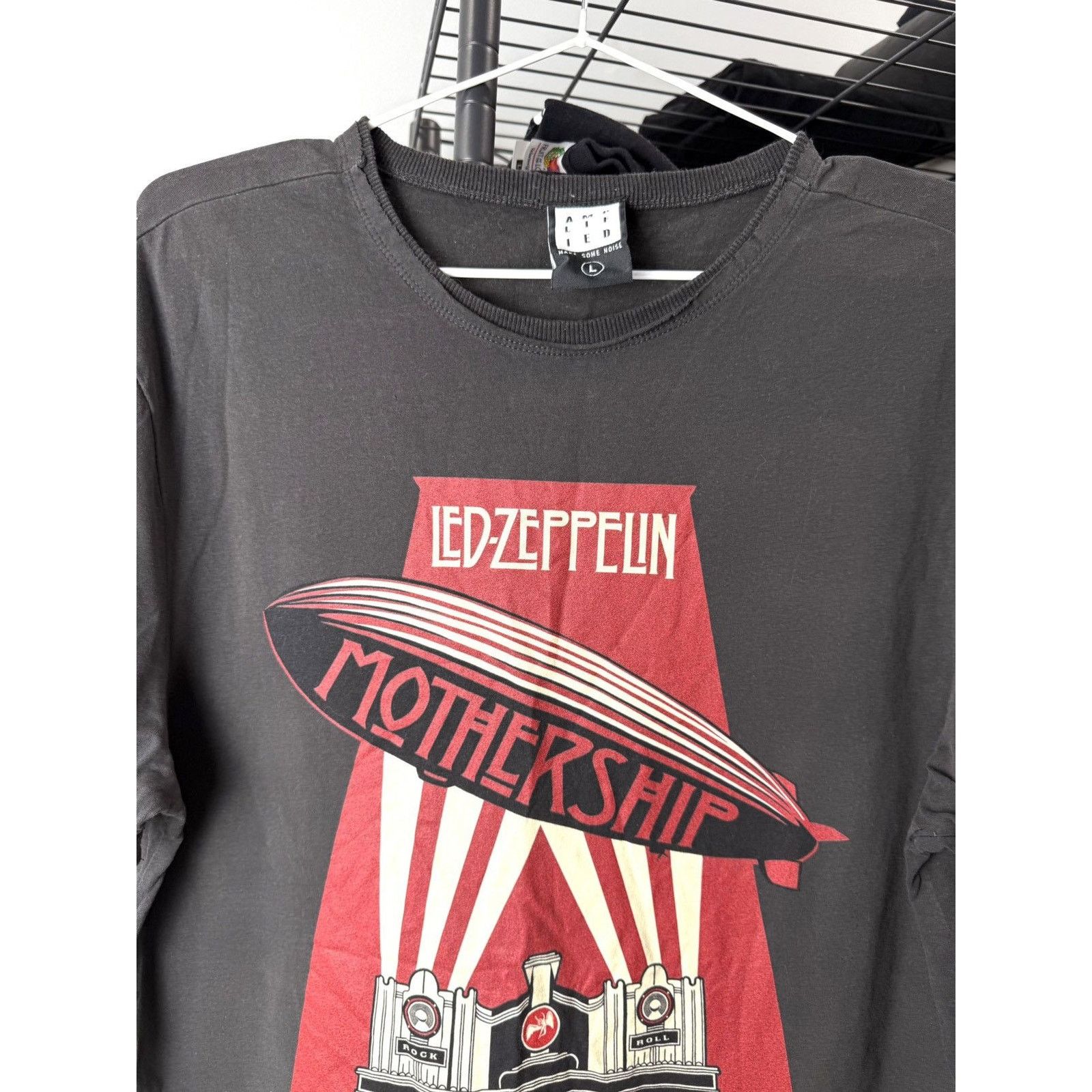 Band Tees Vintage Style Led Zeppelin Mother Ship Band T Shirt Y2K Size US L / EU 52-54 / 3 - 2 Thumbnail