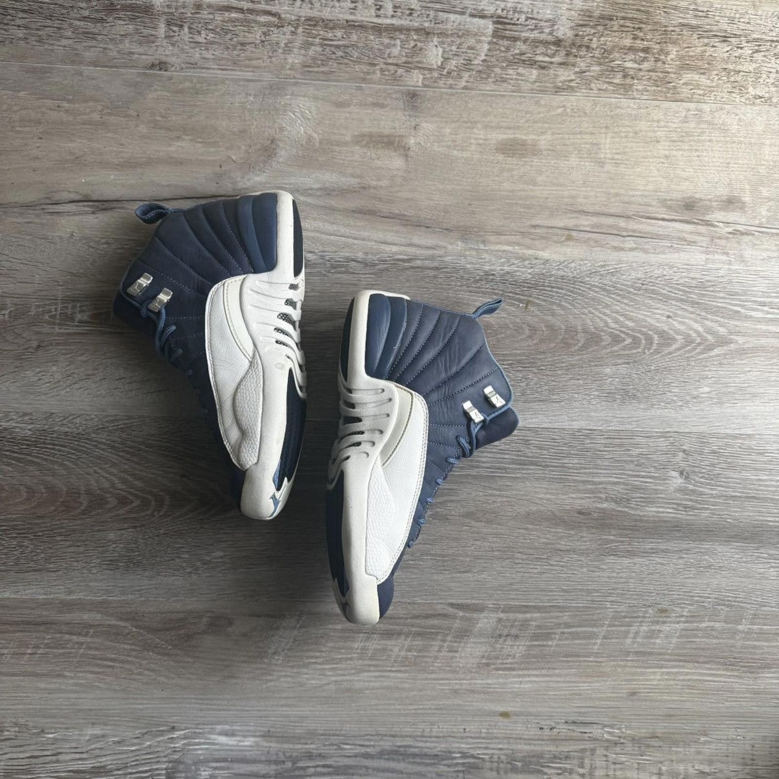Nike NIKE • JORDAN 12 Retro GS "Indigo" (6M) Size US 6 / EU 39 - 11 Thumbnail