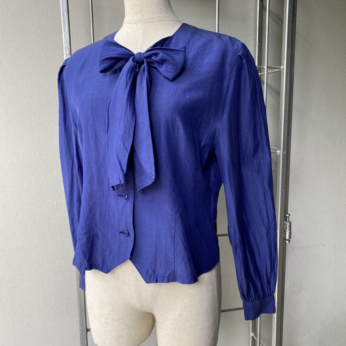 Burberry BURBERRYS Vintage Royal Blue Bow Blouse Size M / US 6-8 / IT 42-44 - 11 Thumbnail
