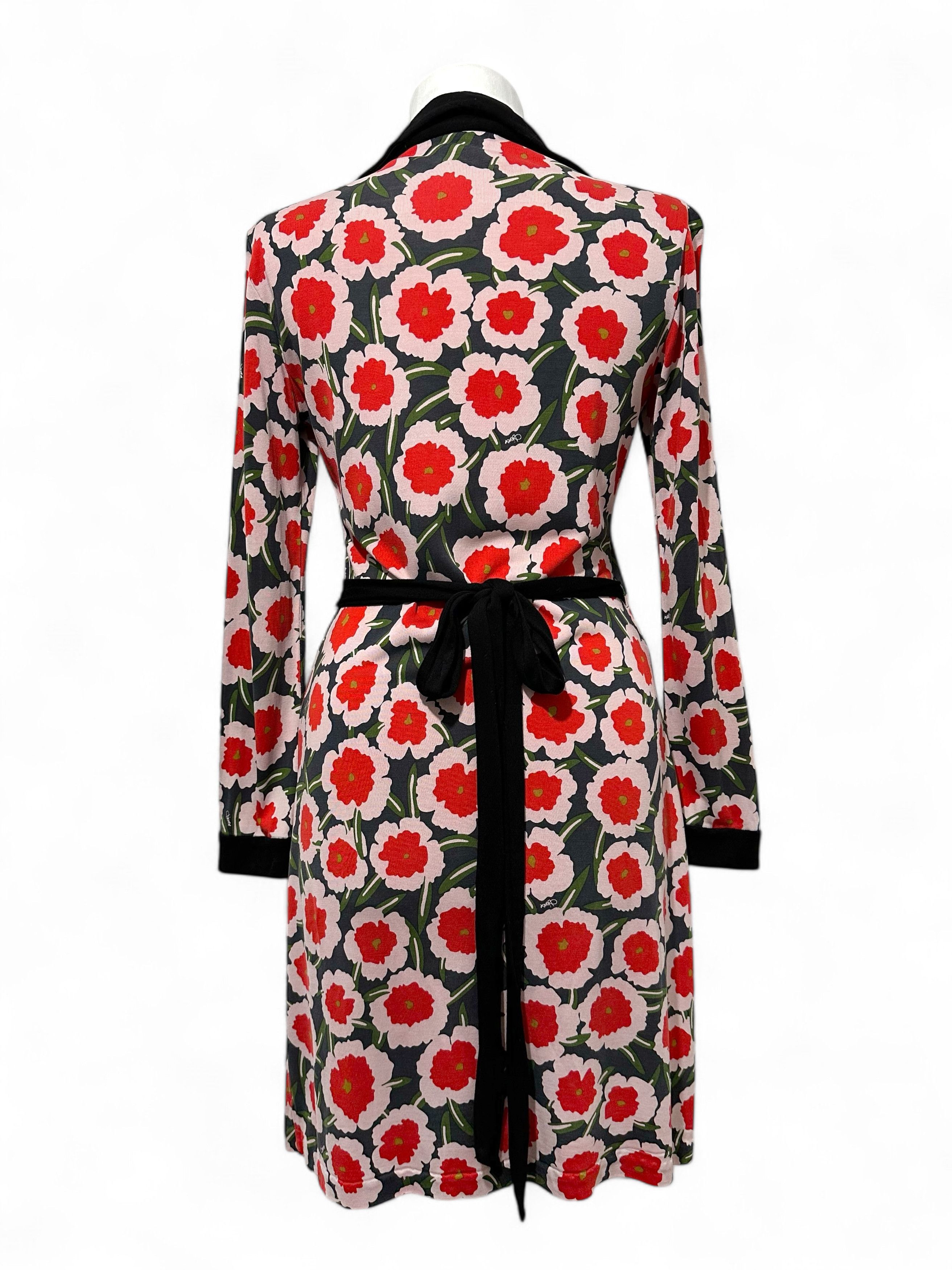 Diane von Furstenberg Diane Von Furstenberg Silk Floral Pattern Wrap Dress Size M / US 6-8 / IT 42-44 - 2 Thumbnail