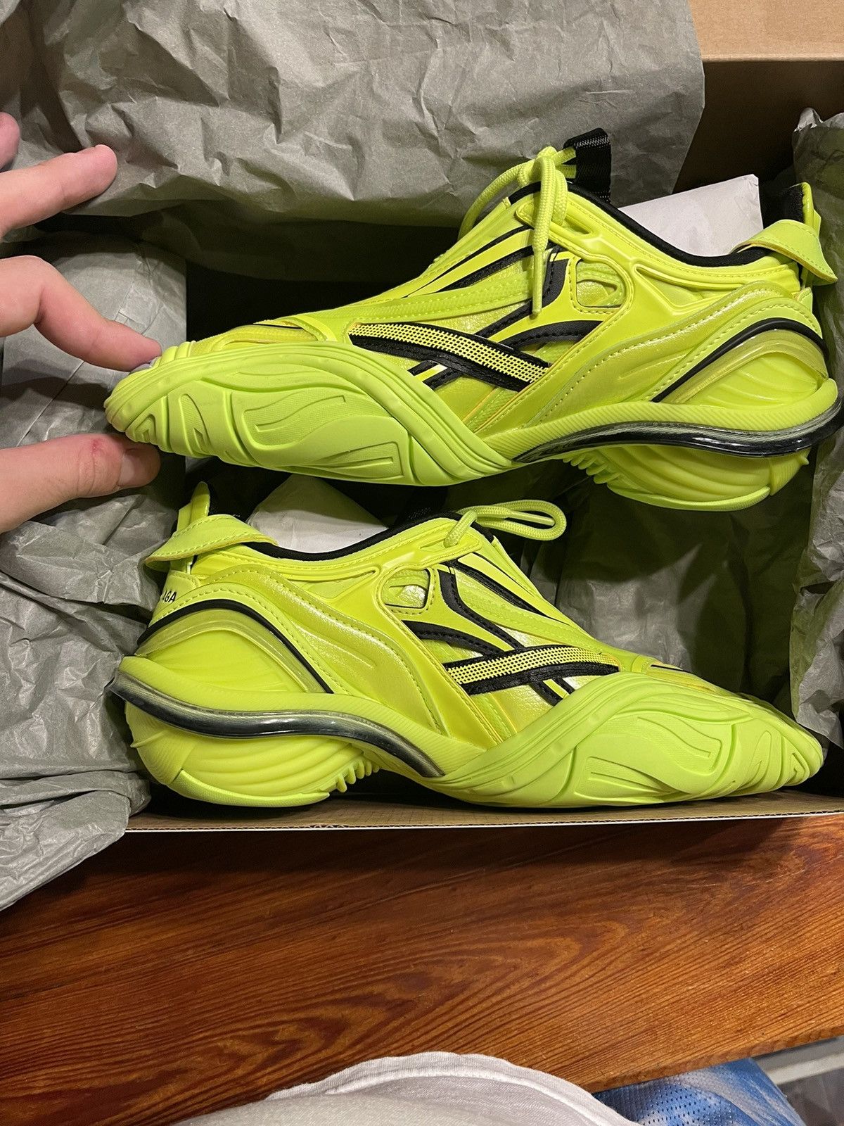 Balenciaga Balenciaga Tyrex lime green/yellow size 37 (7US) Size US 7 / EU 40 - 2 Thumbnail