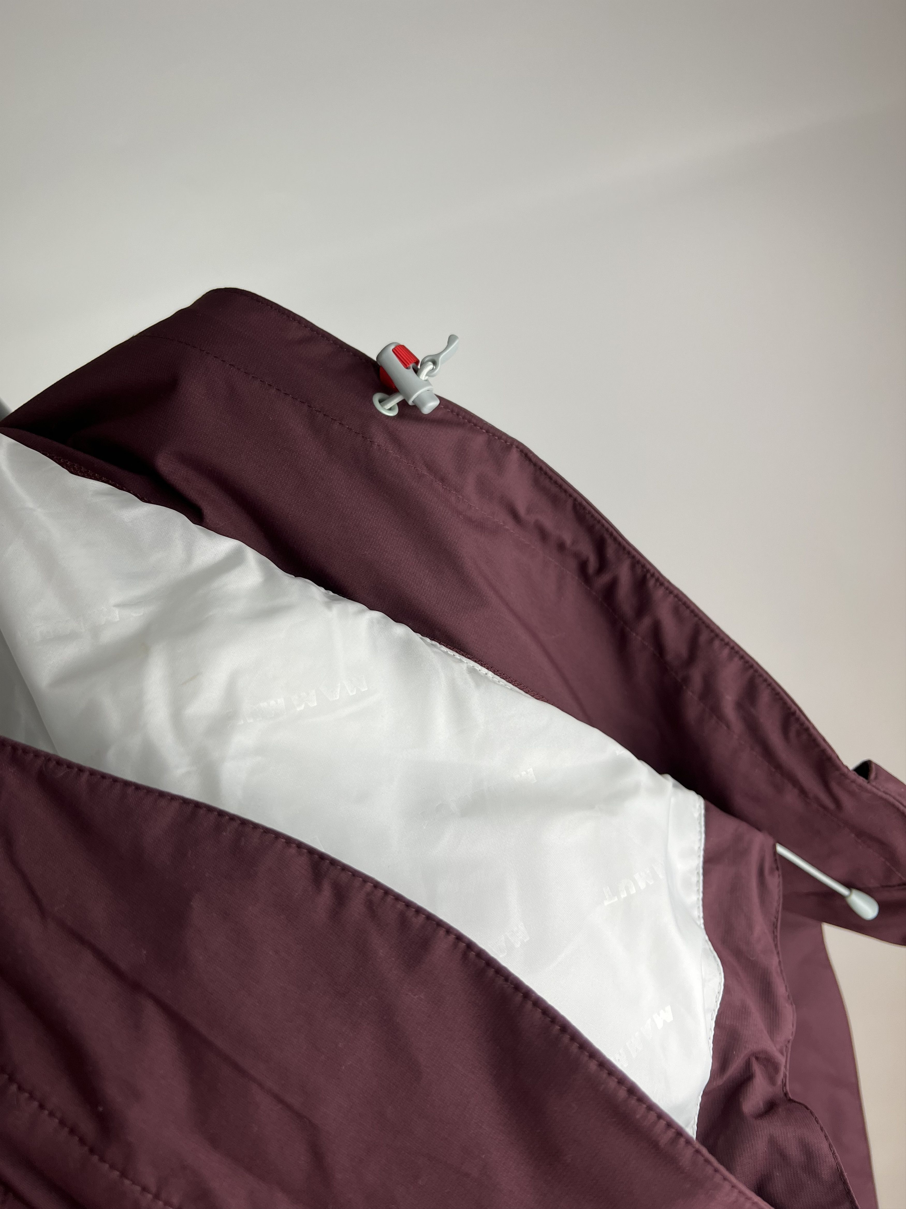 Mammut Mammut Dry Tech Waterproof Hooded Jacket Size XS Size XS / US 0-2 / IT 36-38 - 11 Thumbnail