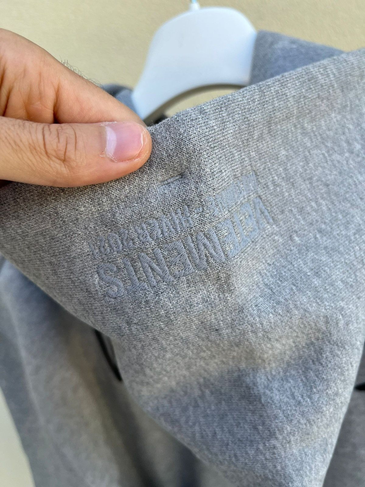 Vetements Written Logo Hoodie in Grey Size US XL / EU 56 / 4 - 18 Thumbnail