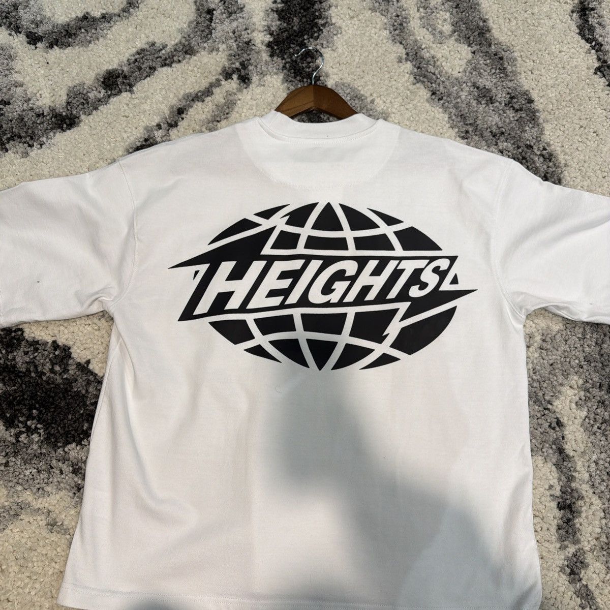 Cape Heights Heights District Graphic SHORT Sleeve Chasing New Heights Size US M / EU 48-50 / 2 - 7 Thumbnail