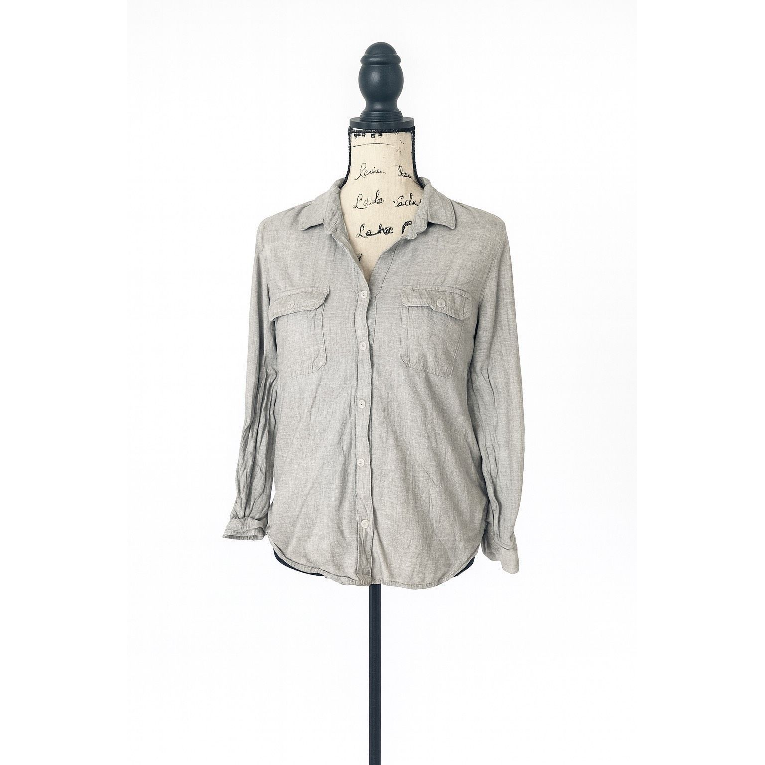 American Eagle Outfitters American Eagle Gray Soft Button Down Shirt Women’s Size Smal Size S / US 4 / IT 40 - 1 Thumbnail