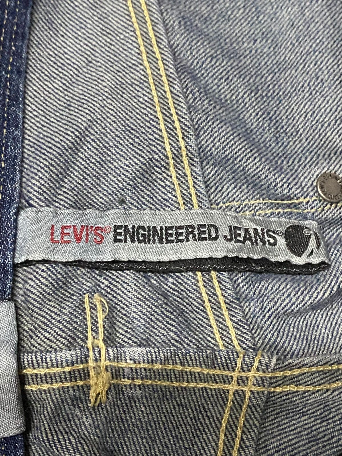 Levi's Vintage Clothing Levis Y2K Engineered Blue Wash Distressed Twist Leg Jean Size US 34 / EU 50 - 11 Thumbnail